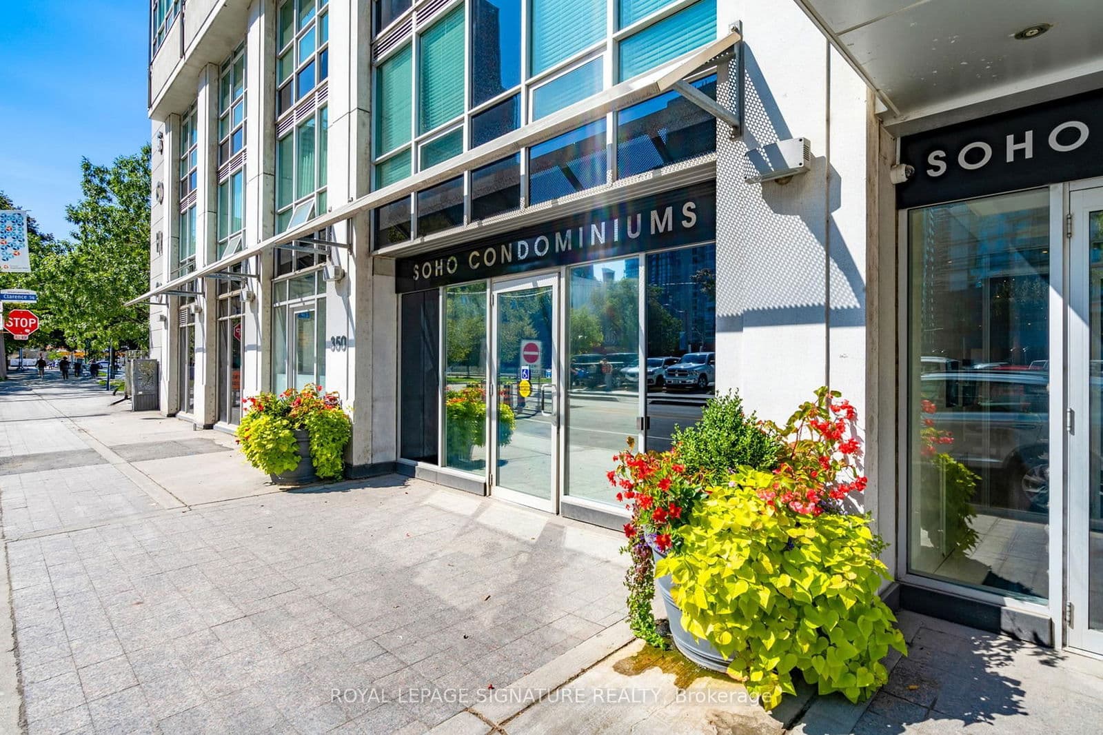 #G25 - 350 Wellington Street W