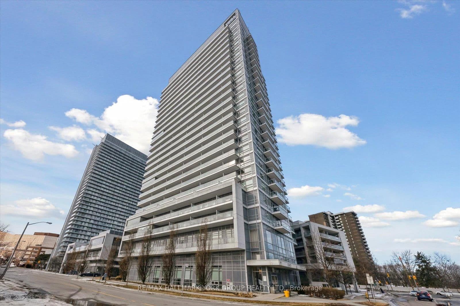 #906 - 30 Herons Hill Way