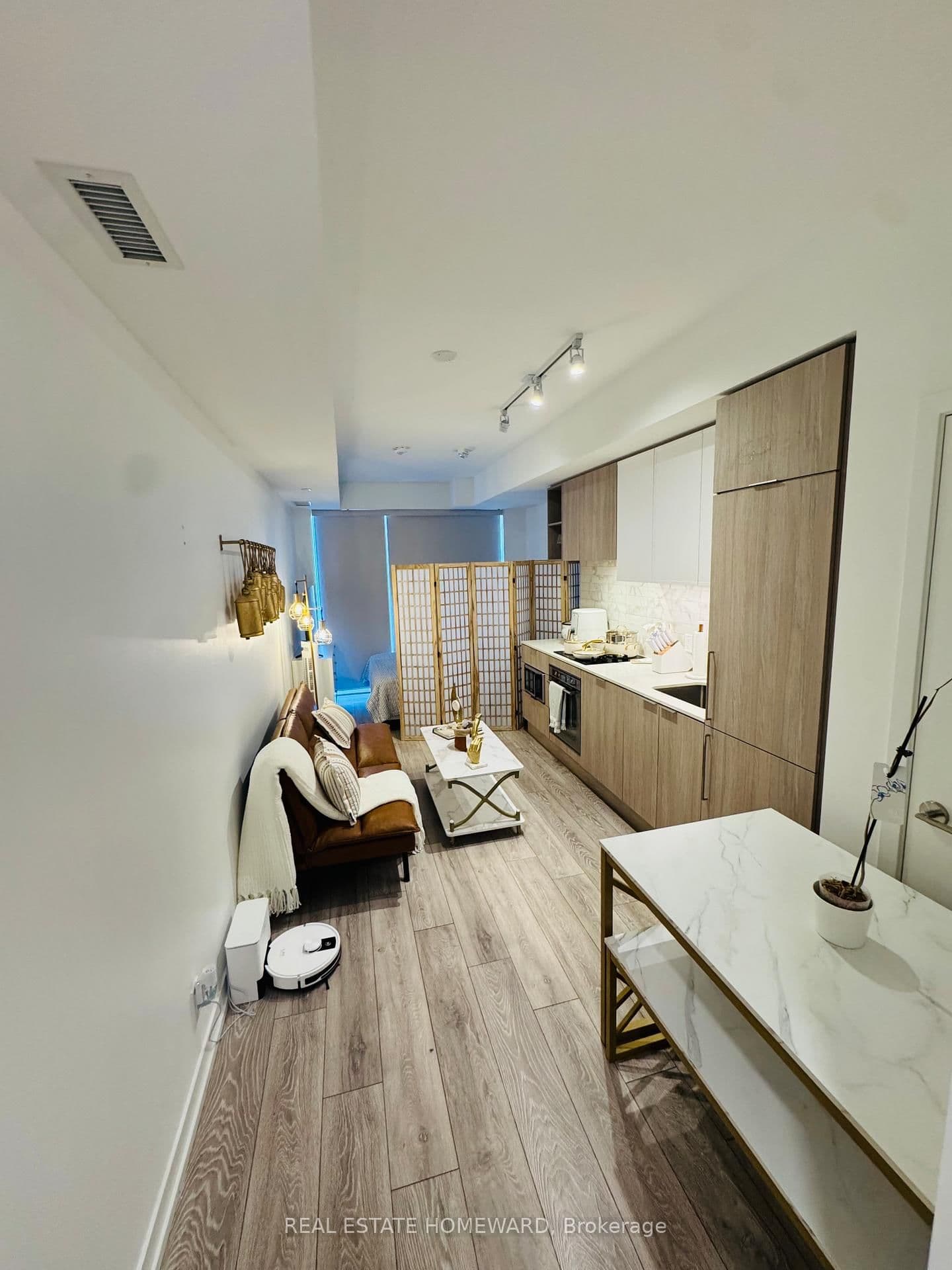 #535 - 2020 Bathurst Street