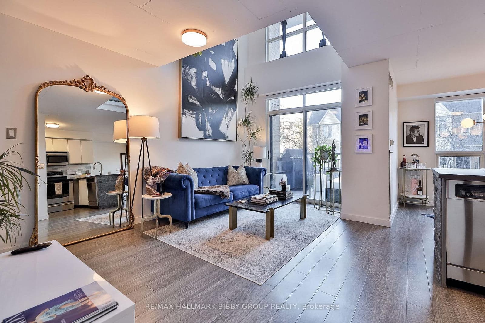 #215 - 800 King Street W