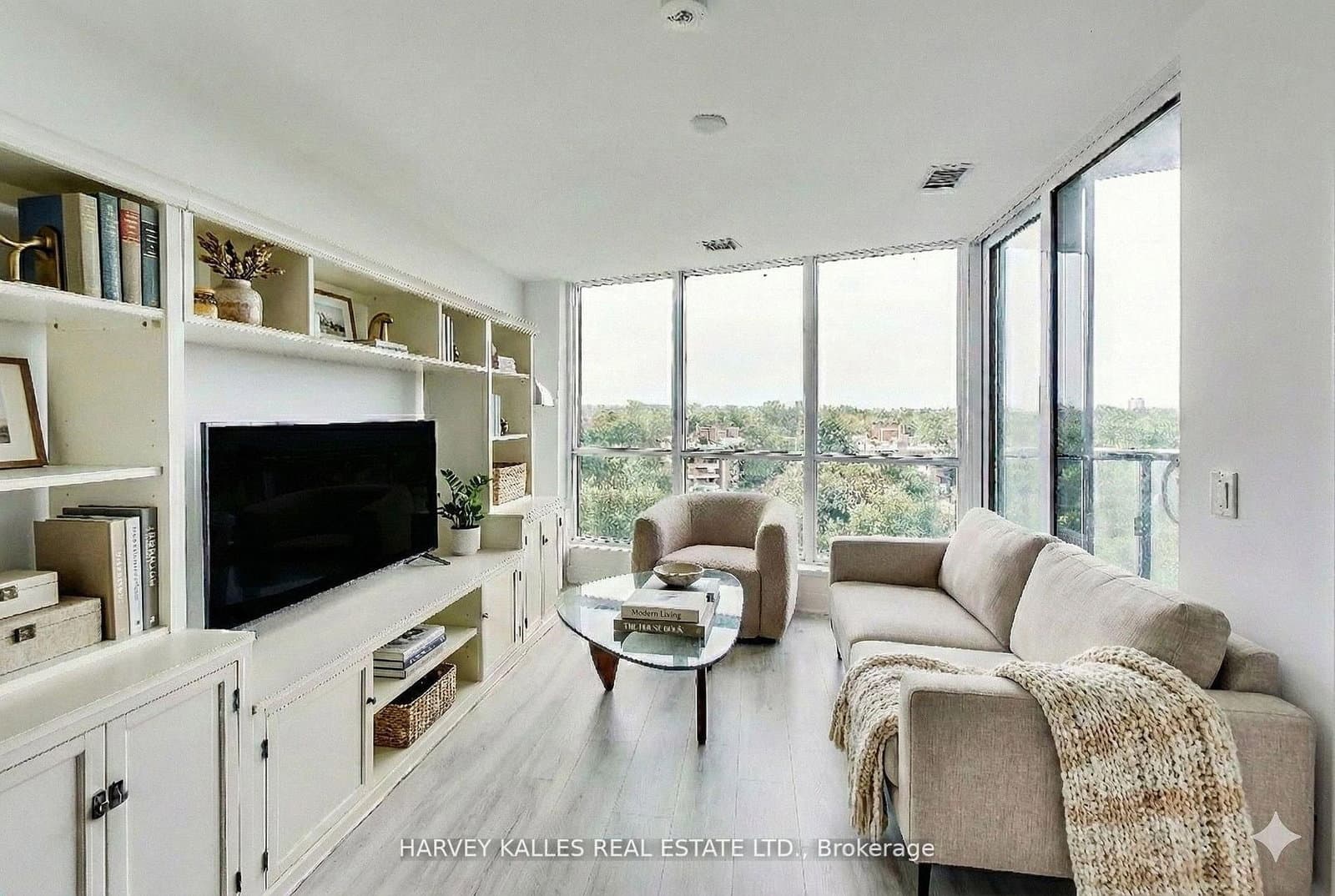 #515 - 585 Bloor Street E