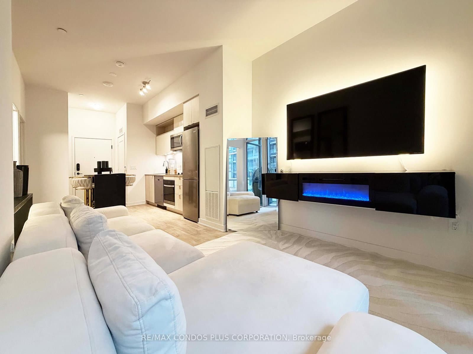 #1113 - 60 Princess Street