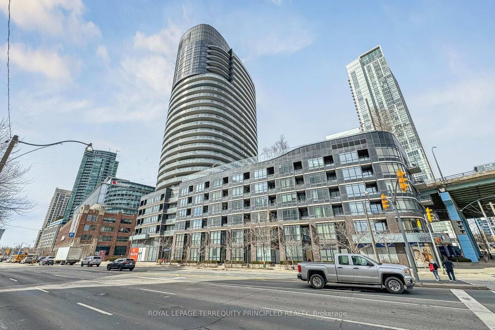 #1605 - 38 Dan Leckie Way