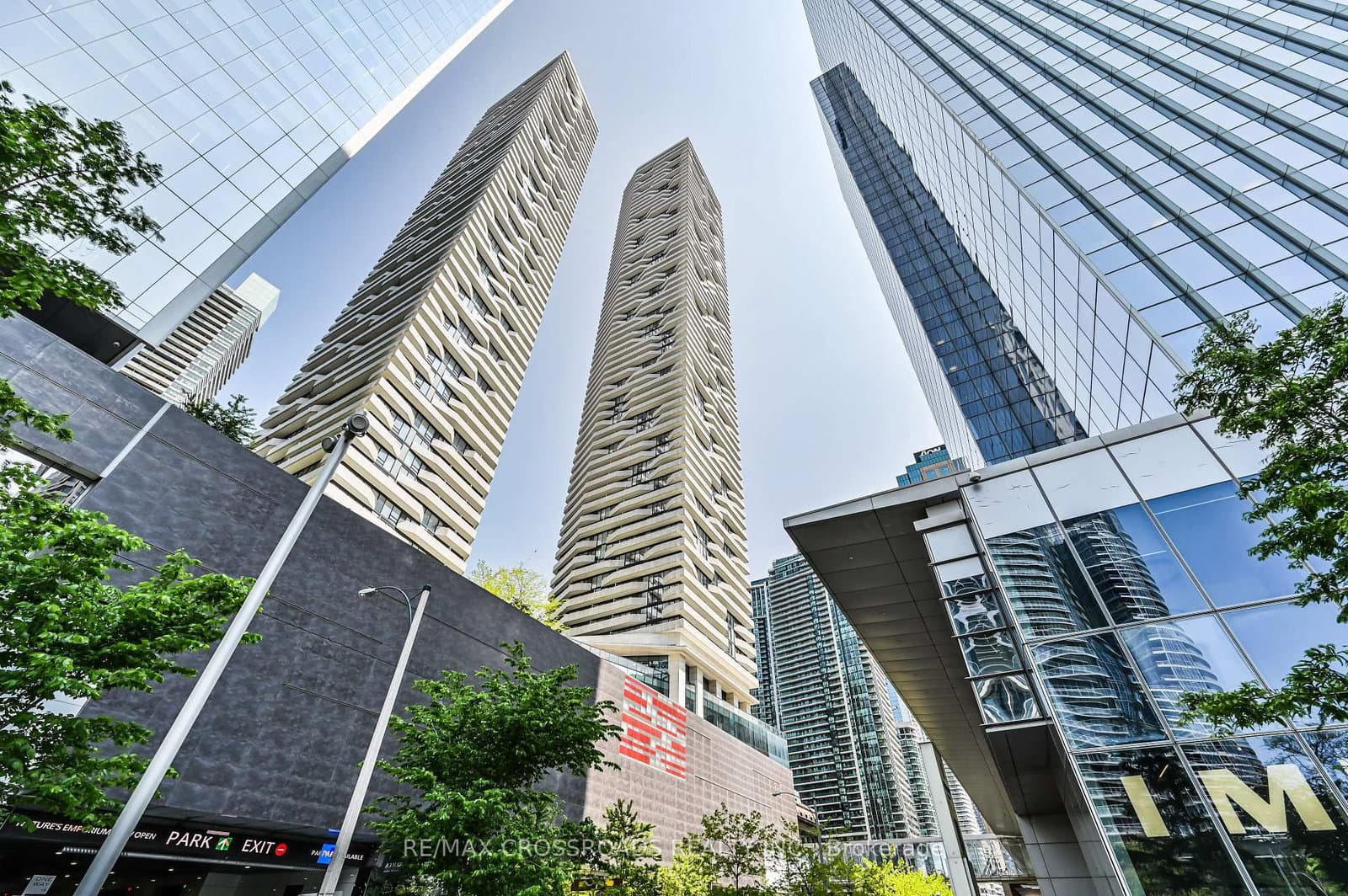 #6805 - 88 Harbour Street