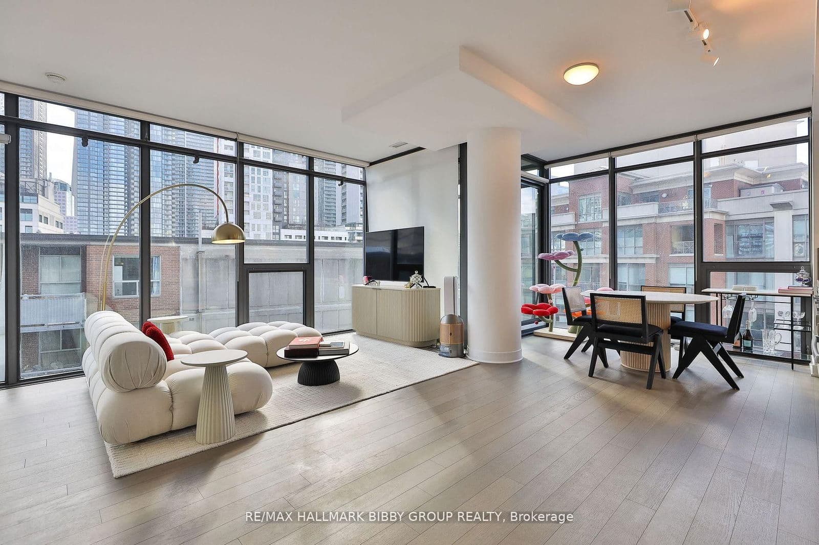 15 Beverley Street, Unit 710