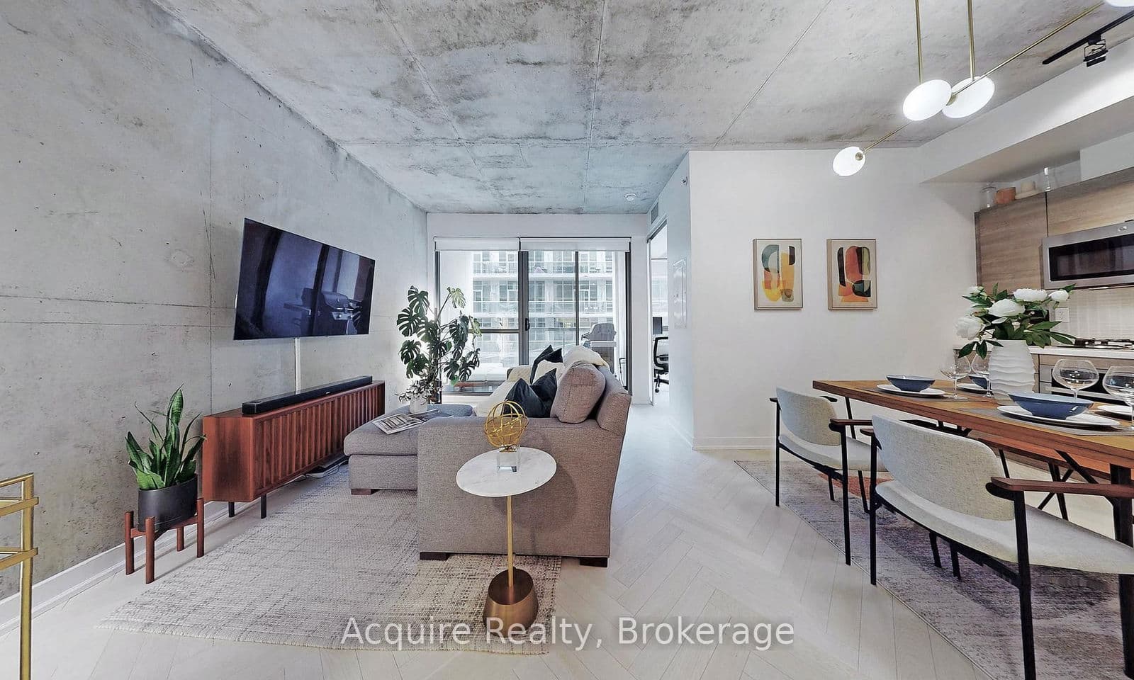 #415 - 39 Brant Street