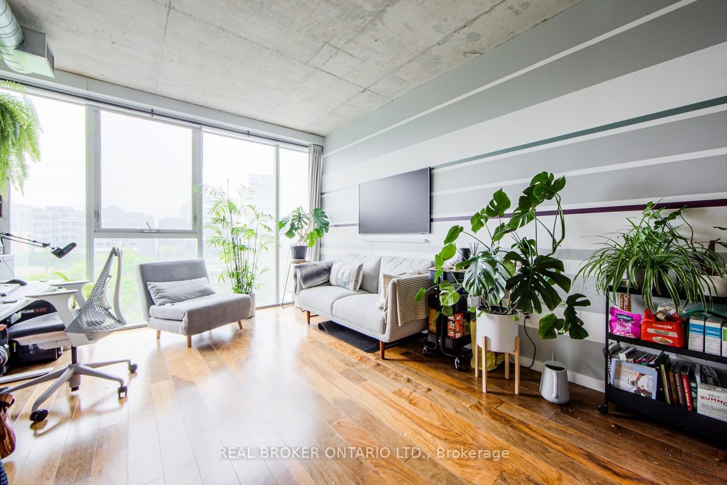 #423 - 32 Trolley Crescent