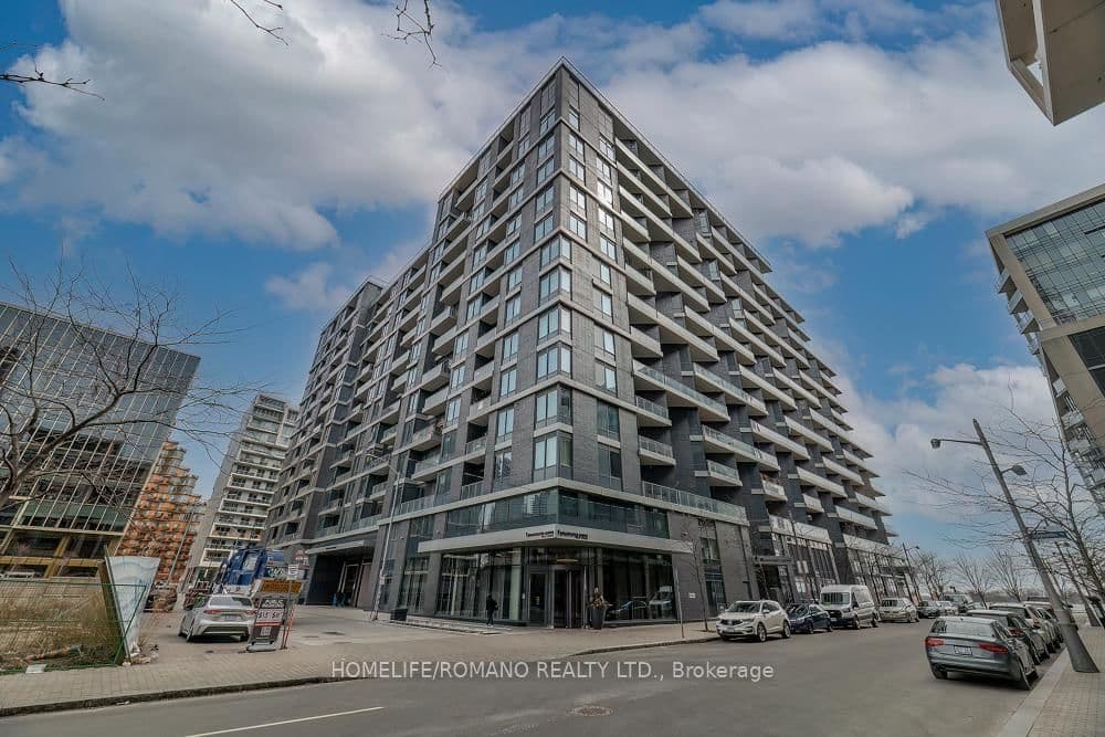 #823 - 1 Edgewater Drive