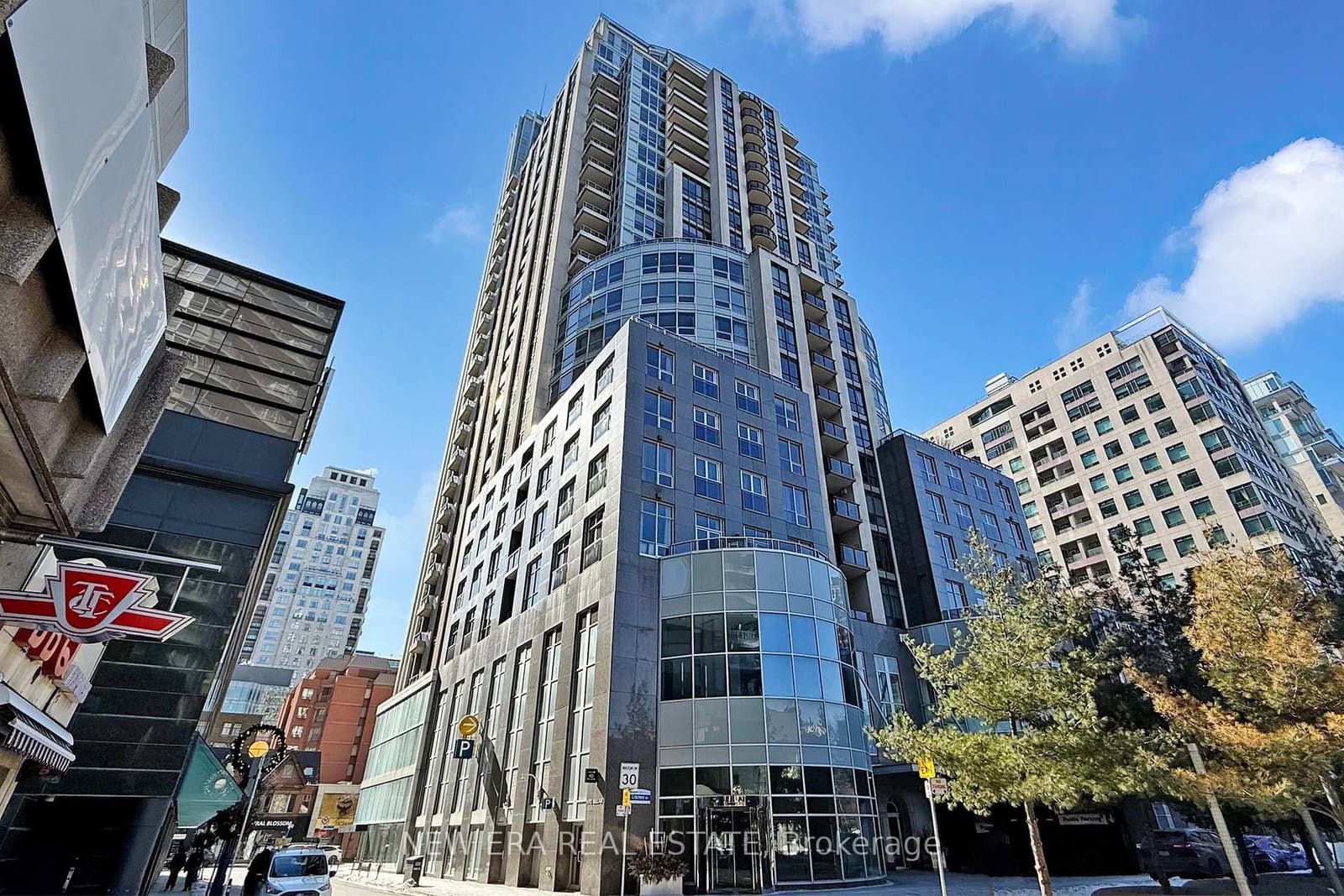 #602 - 10 Bellair Street