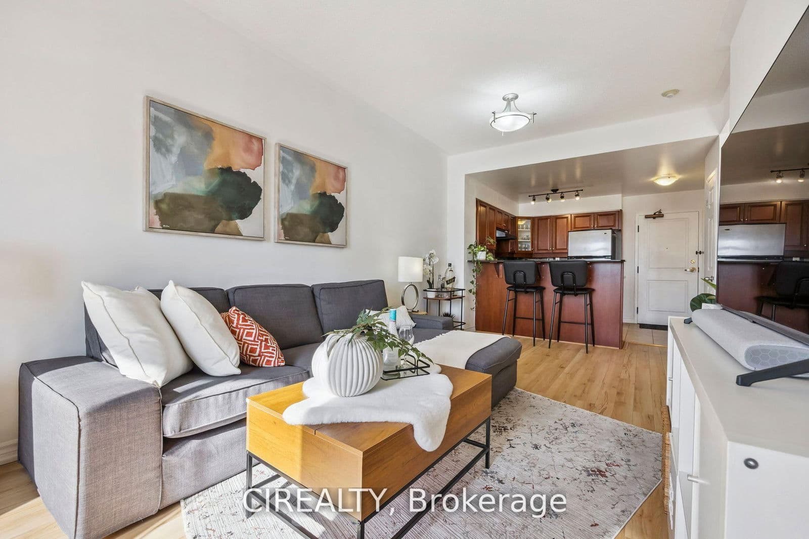 #413 - 4200 Bathurst Street