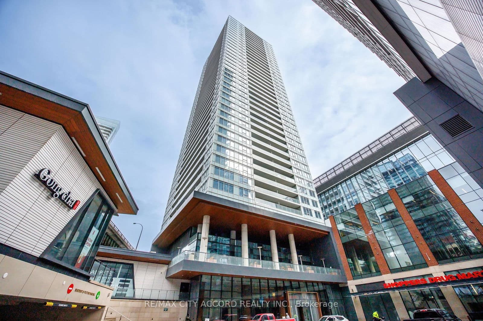 #2015 - 17 Bathurst Street