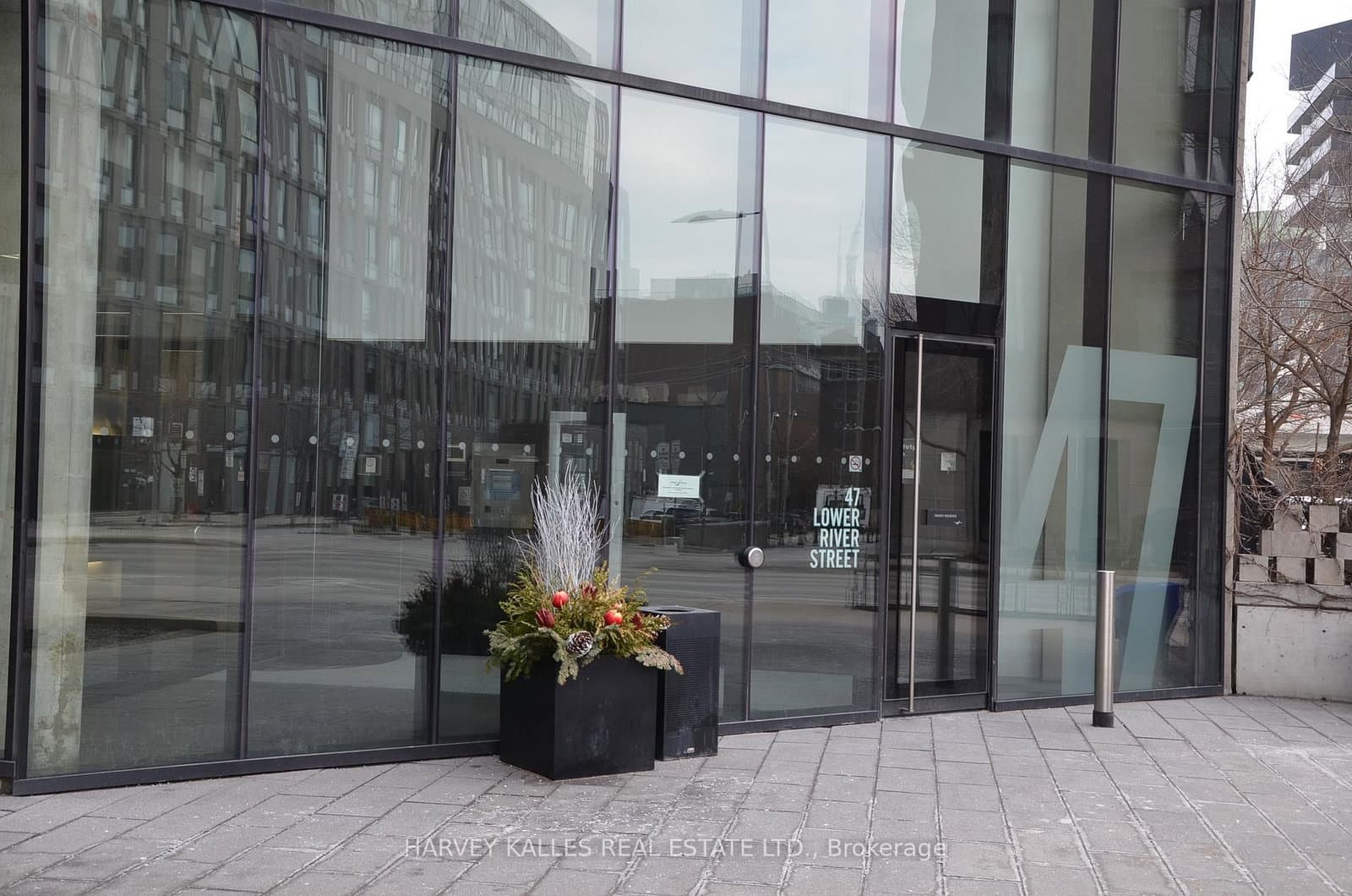 #526 - 47 Lower River Street