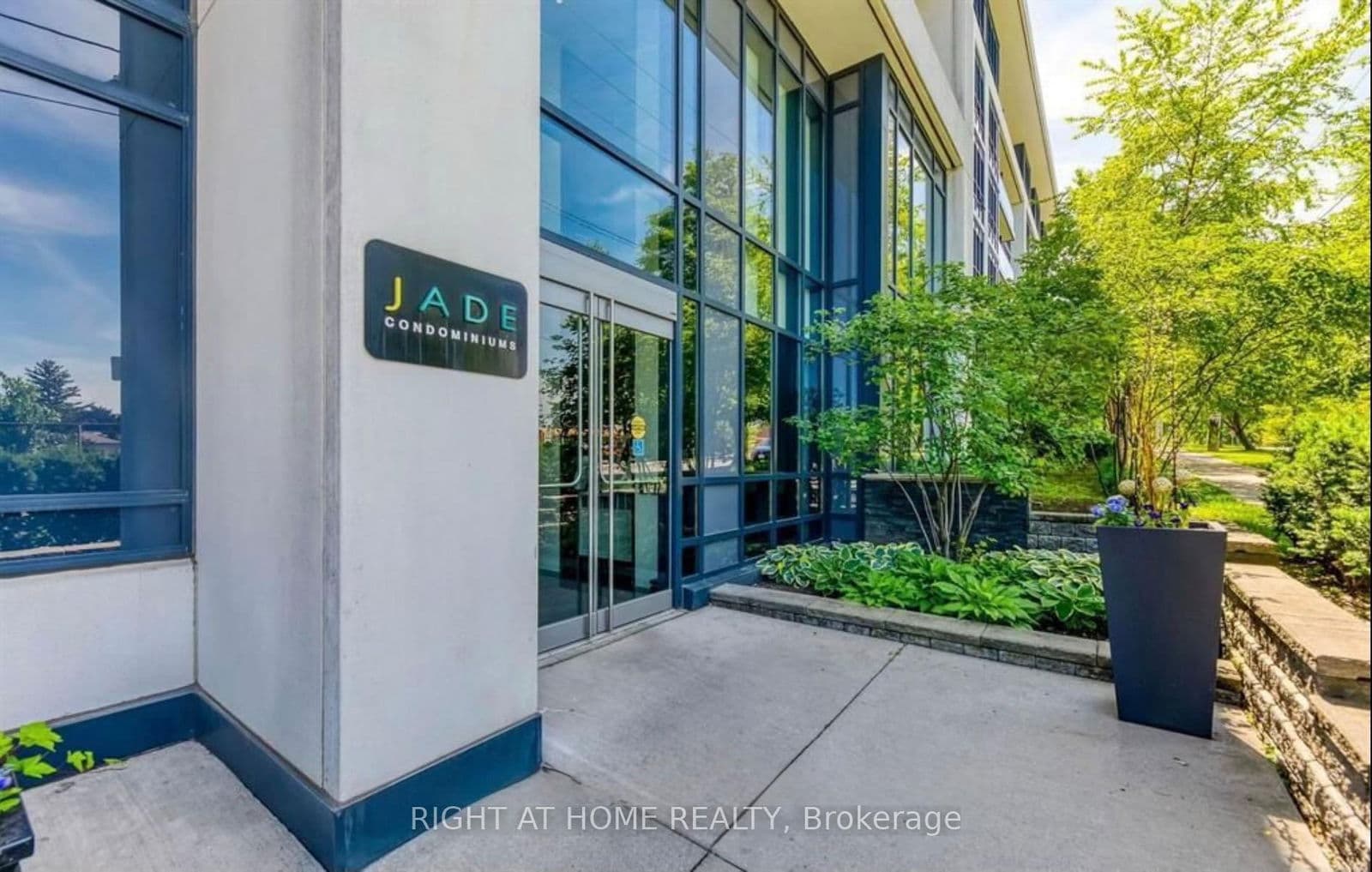 #228 - 399 Spring Garden Avenue