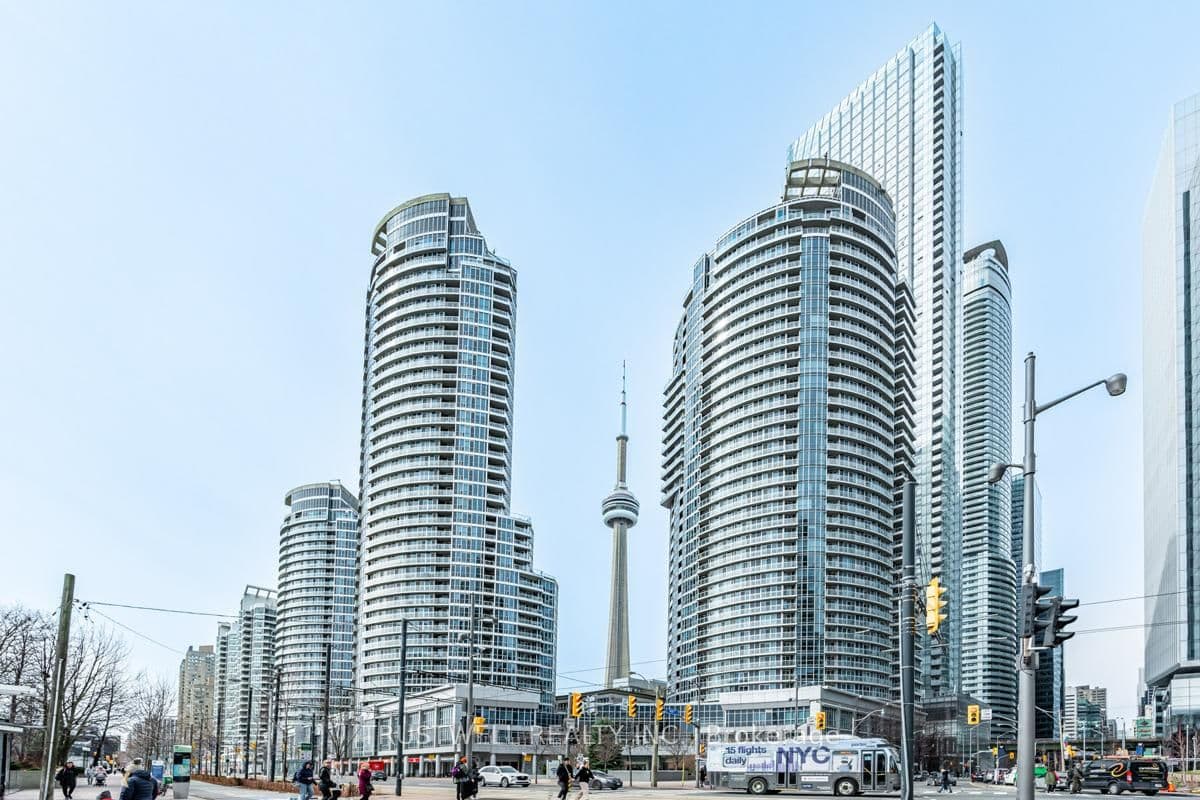 #511 - 208 Queens Quay W