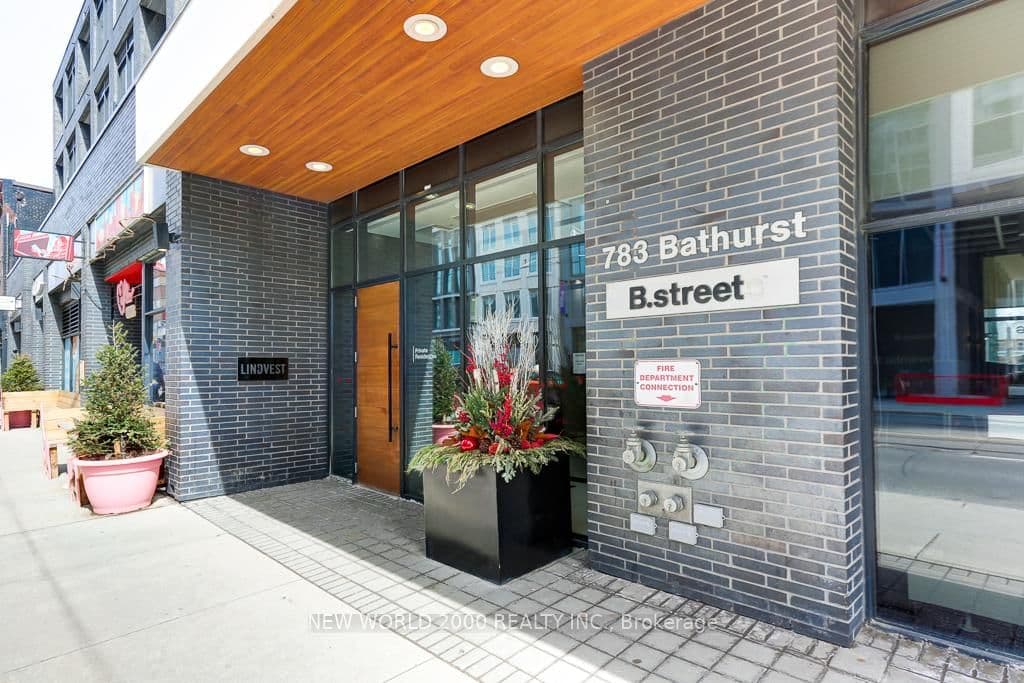 #614 - 783 Bathurst Street