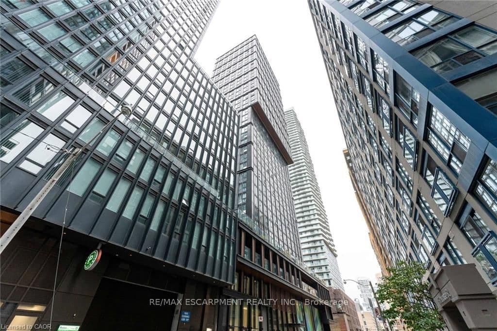 #909 - 82 Dalhousie Street