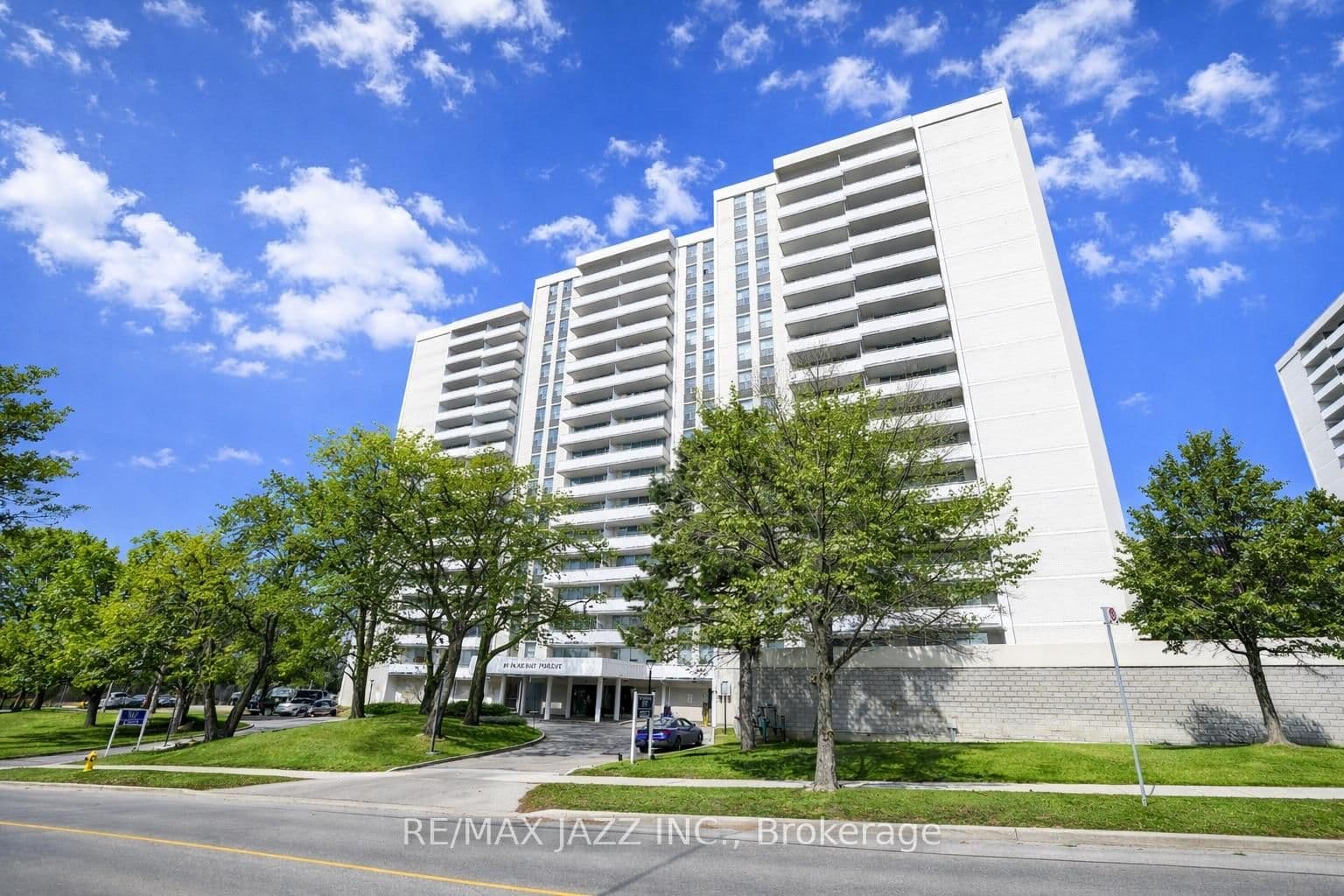 #1008 - 10 Parkway Forest Drive
