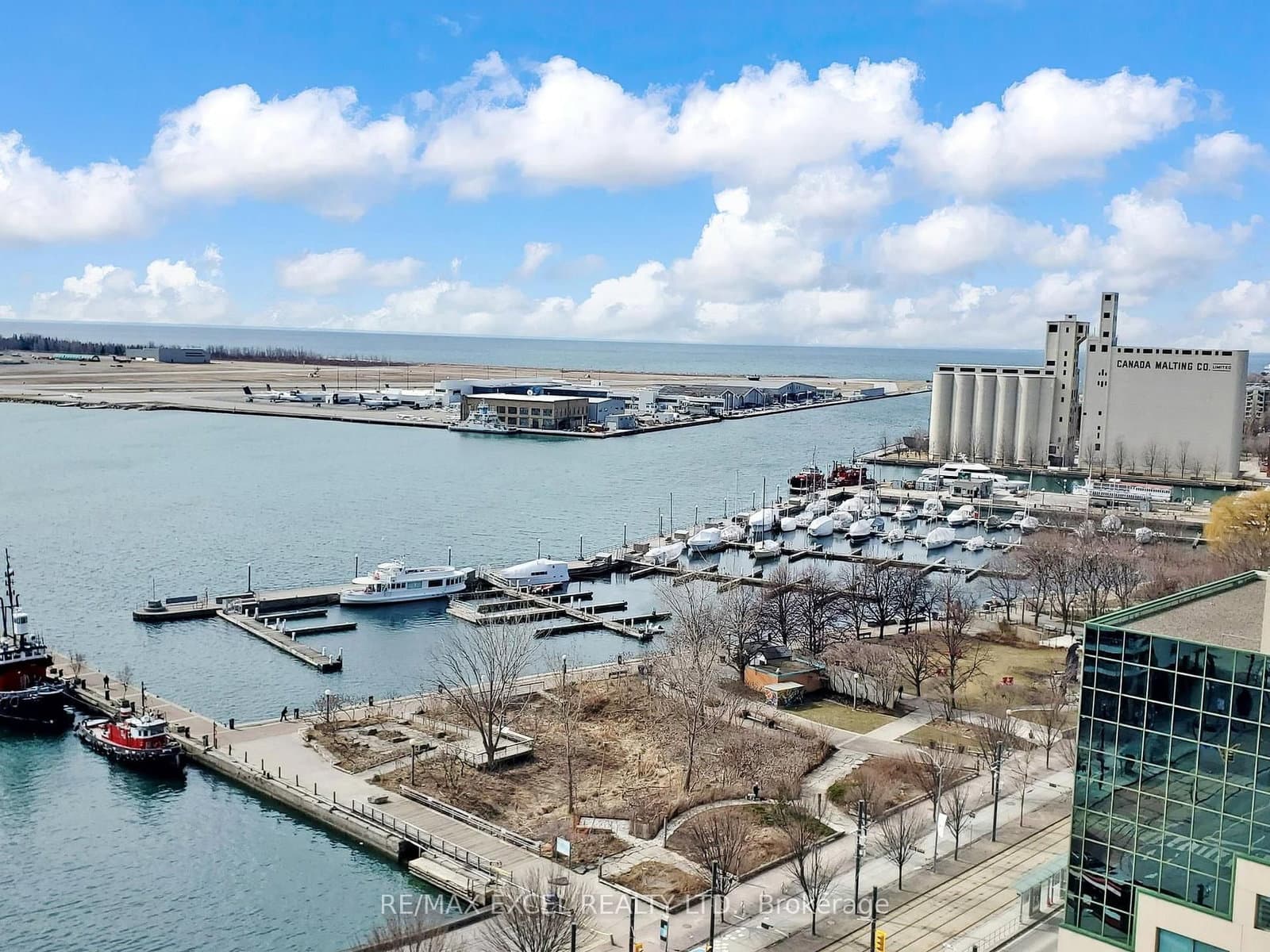 #LPH01 - 410 Queens Quay W