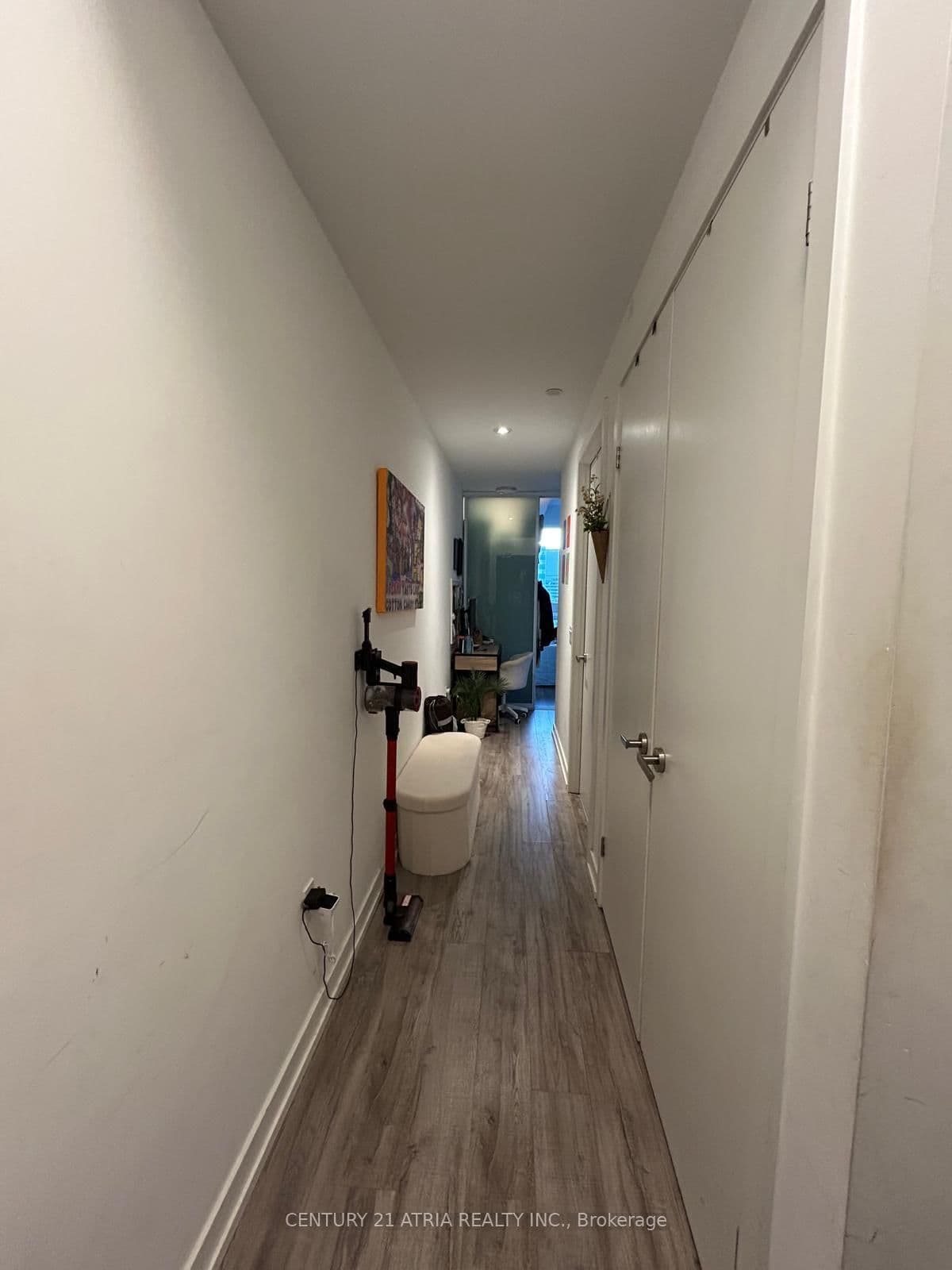 77 Shuter Street, Unit 2013