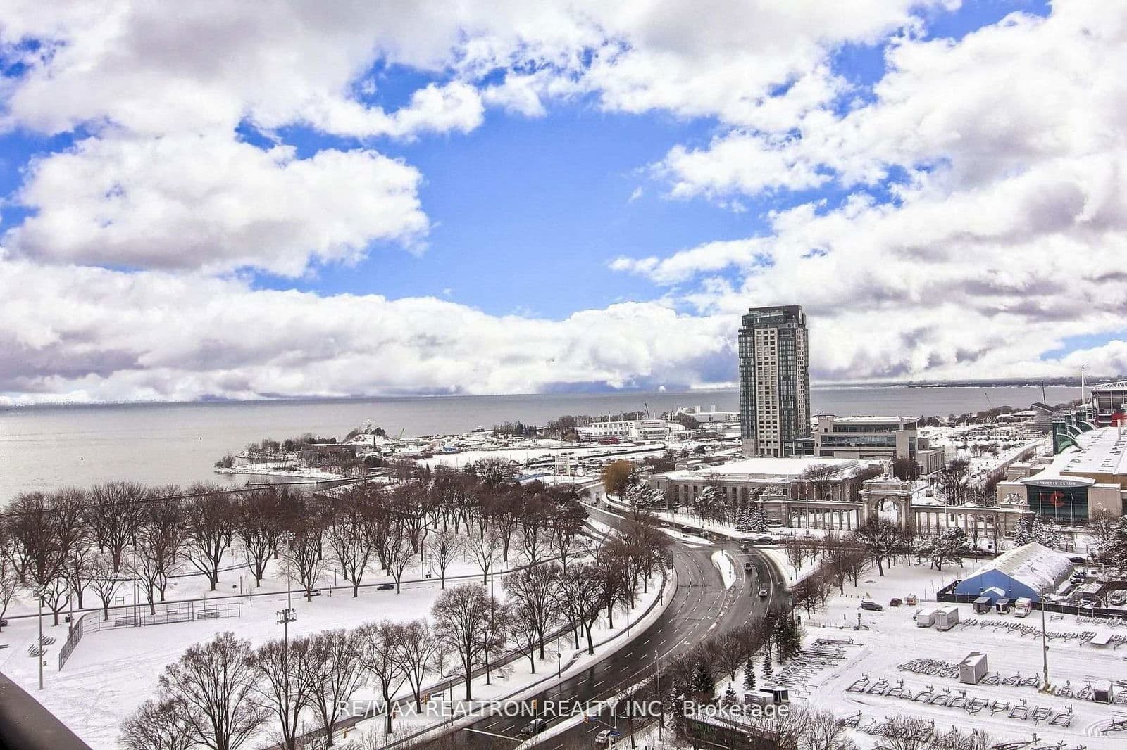 #2011 - 219 Fort York Boulevard