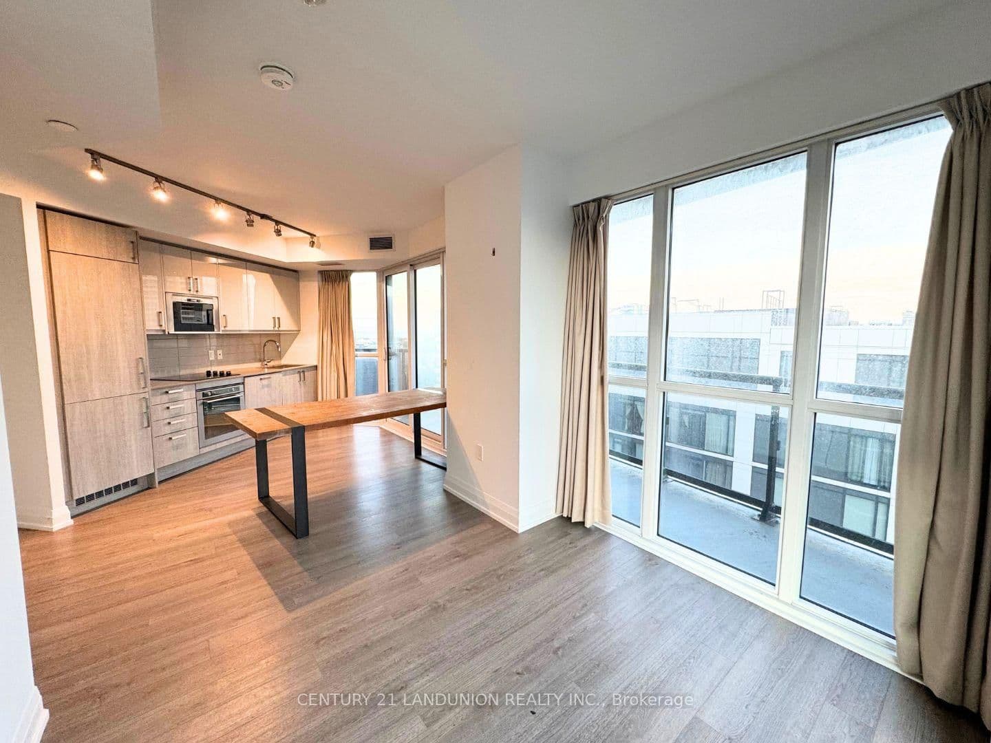 77 Mutual Street, Unit 3504