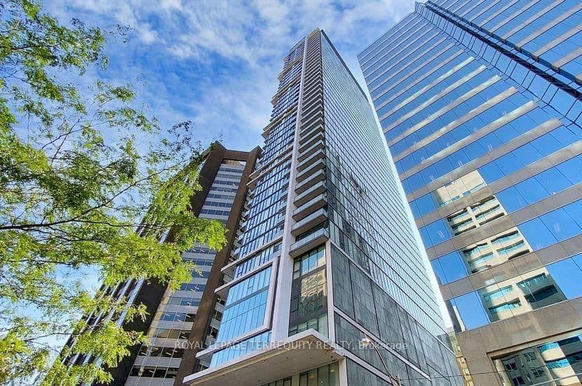 #PH101 - 426 University Avenue