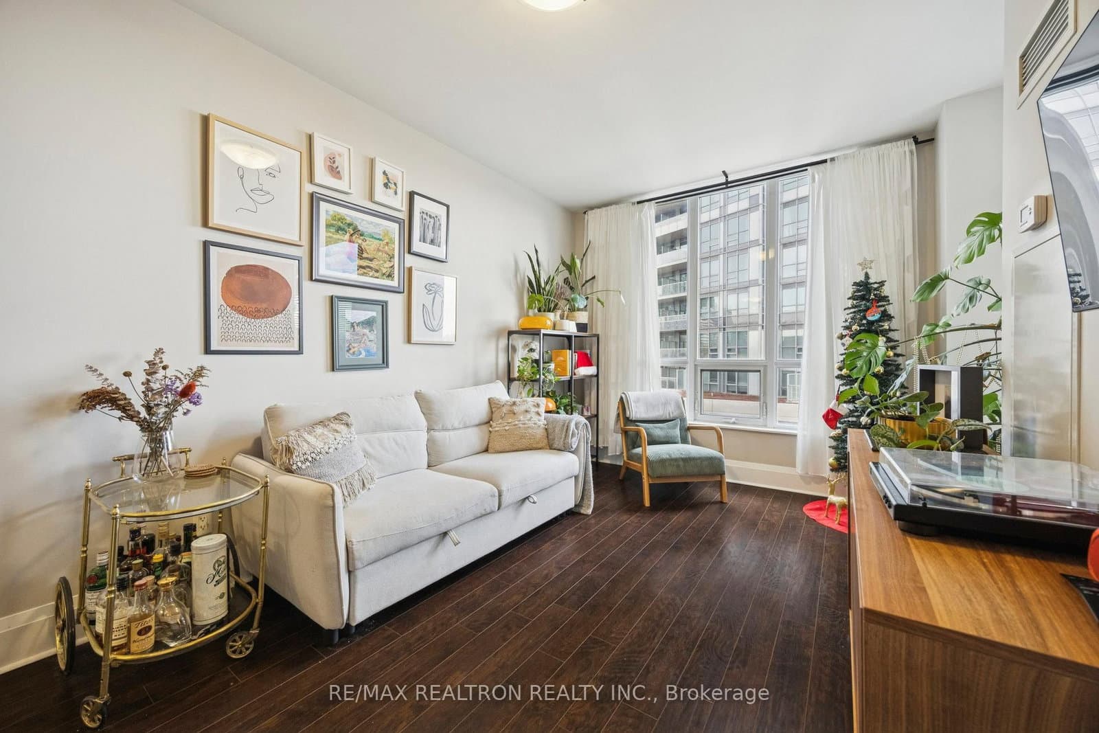 #323 - 100 Harrison Garden Boulevard