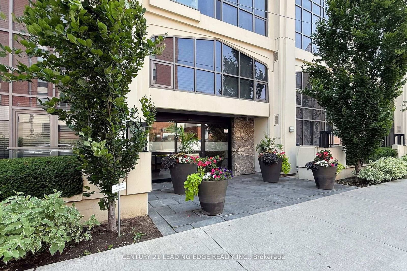 #502 - 3 Mcalpine Street