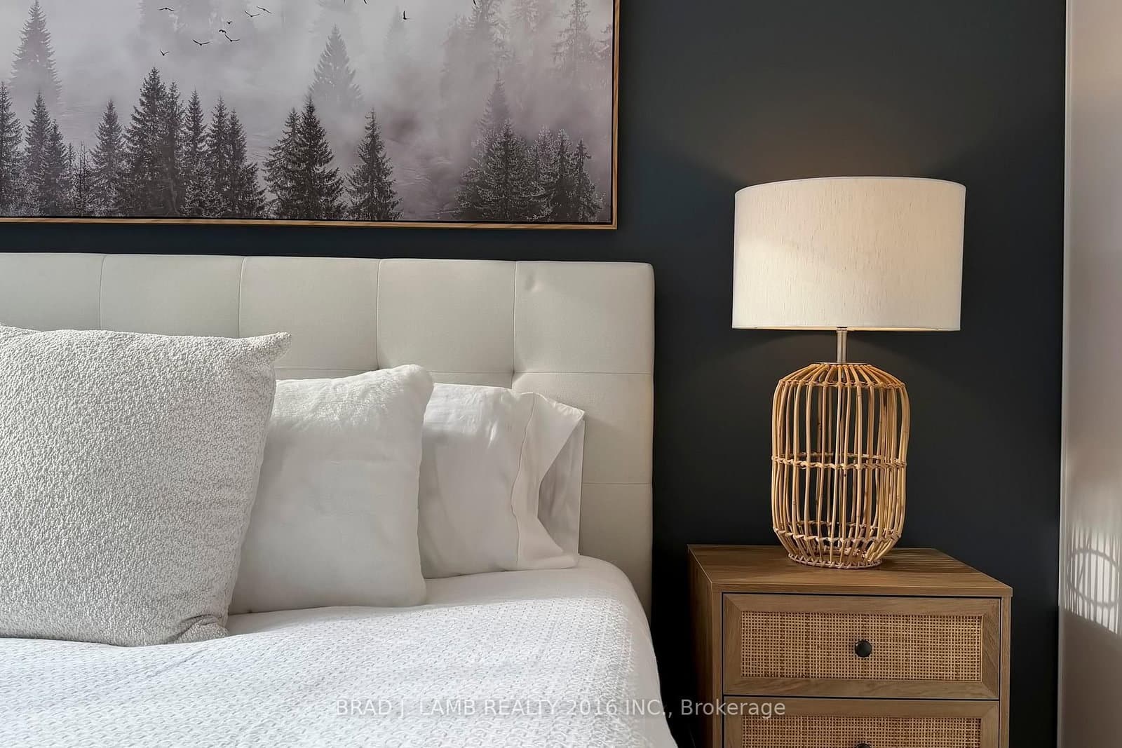 #302 - 245 Davisville Avenue