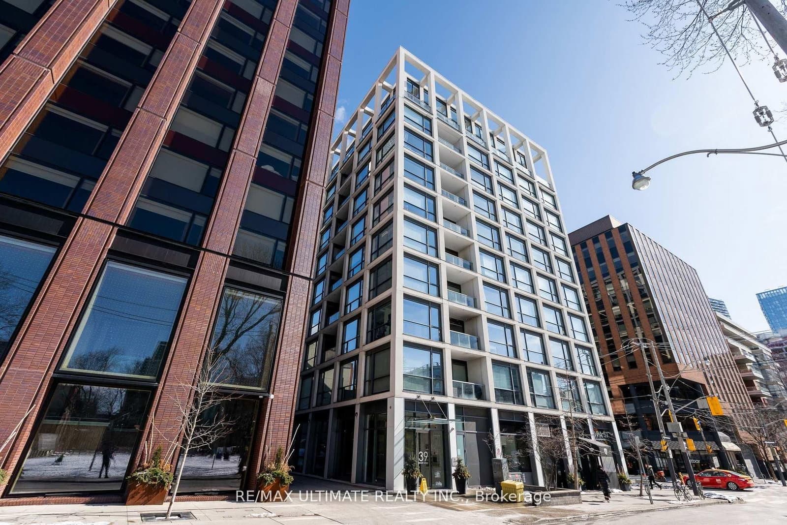 #206 - 39 Brant Street