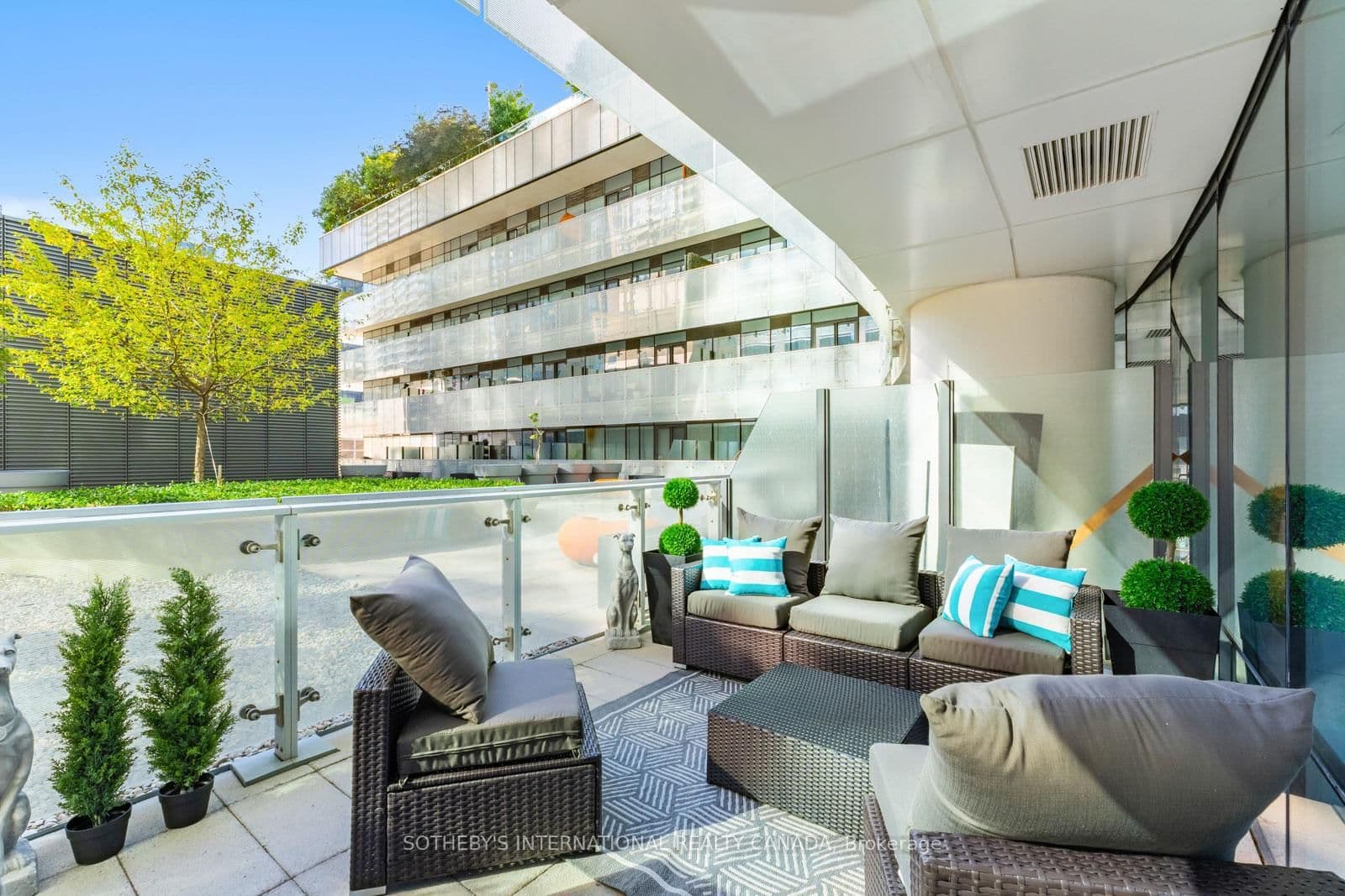 1 Bloor Street E, Unit 303