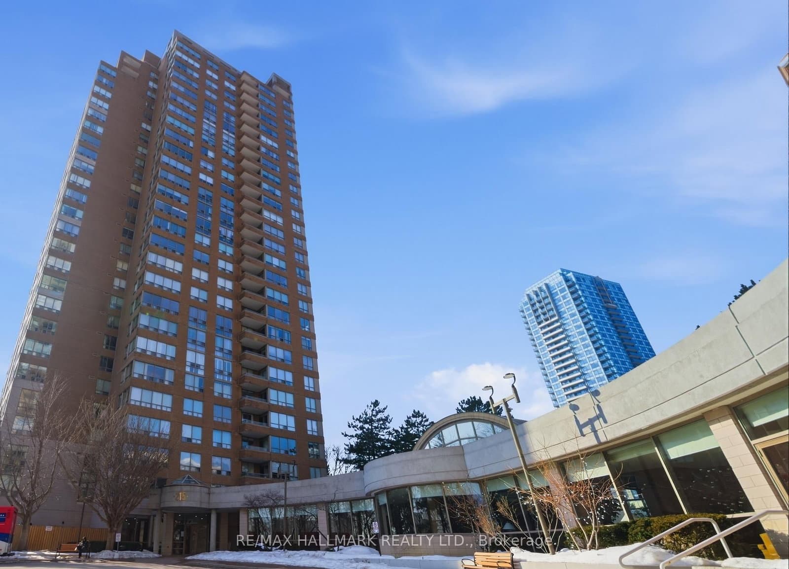 #2002 - 215 Wynford Drive