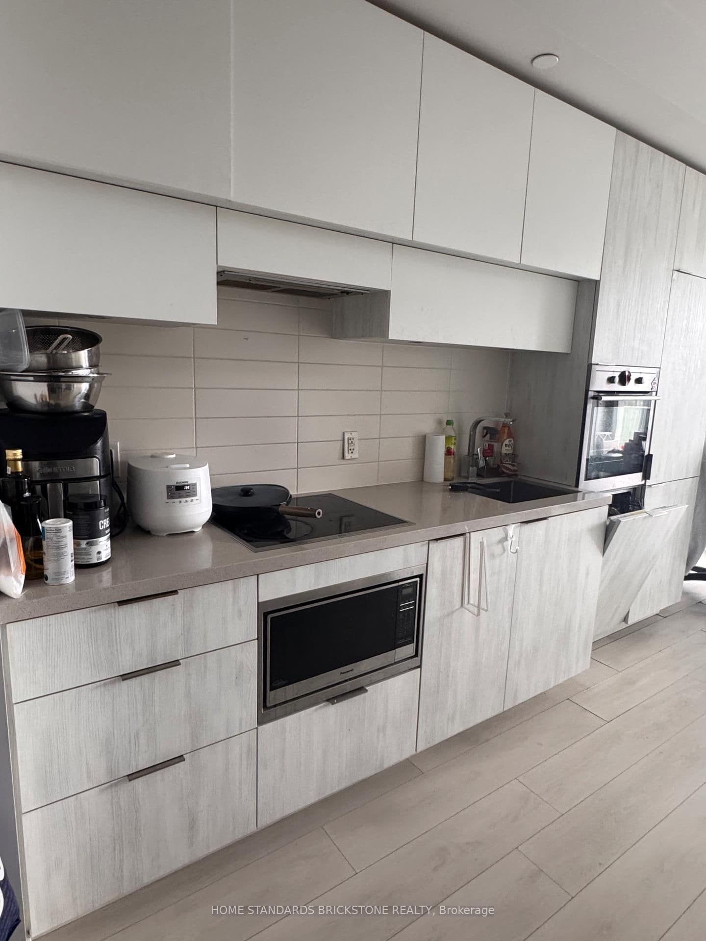 #1101 - 8 Eglinton Avenue E