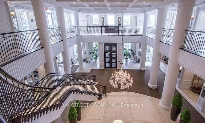 #818 - 25 Greenview Avenue