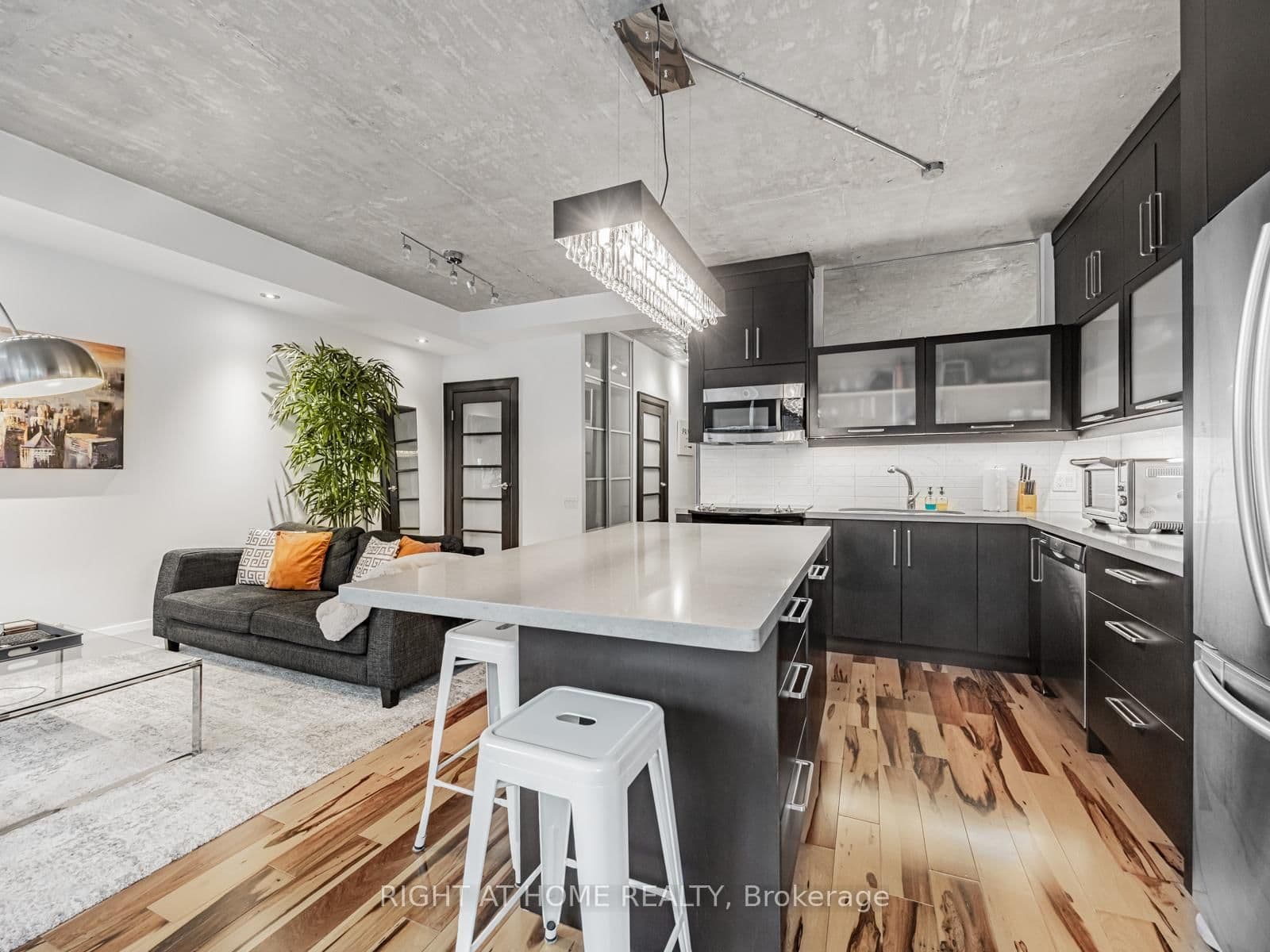 #405 - 50 Camden Street