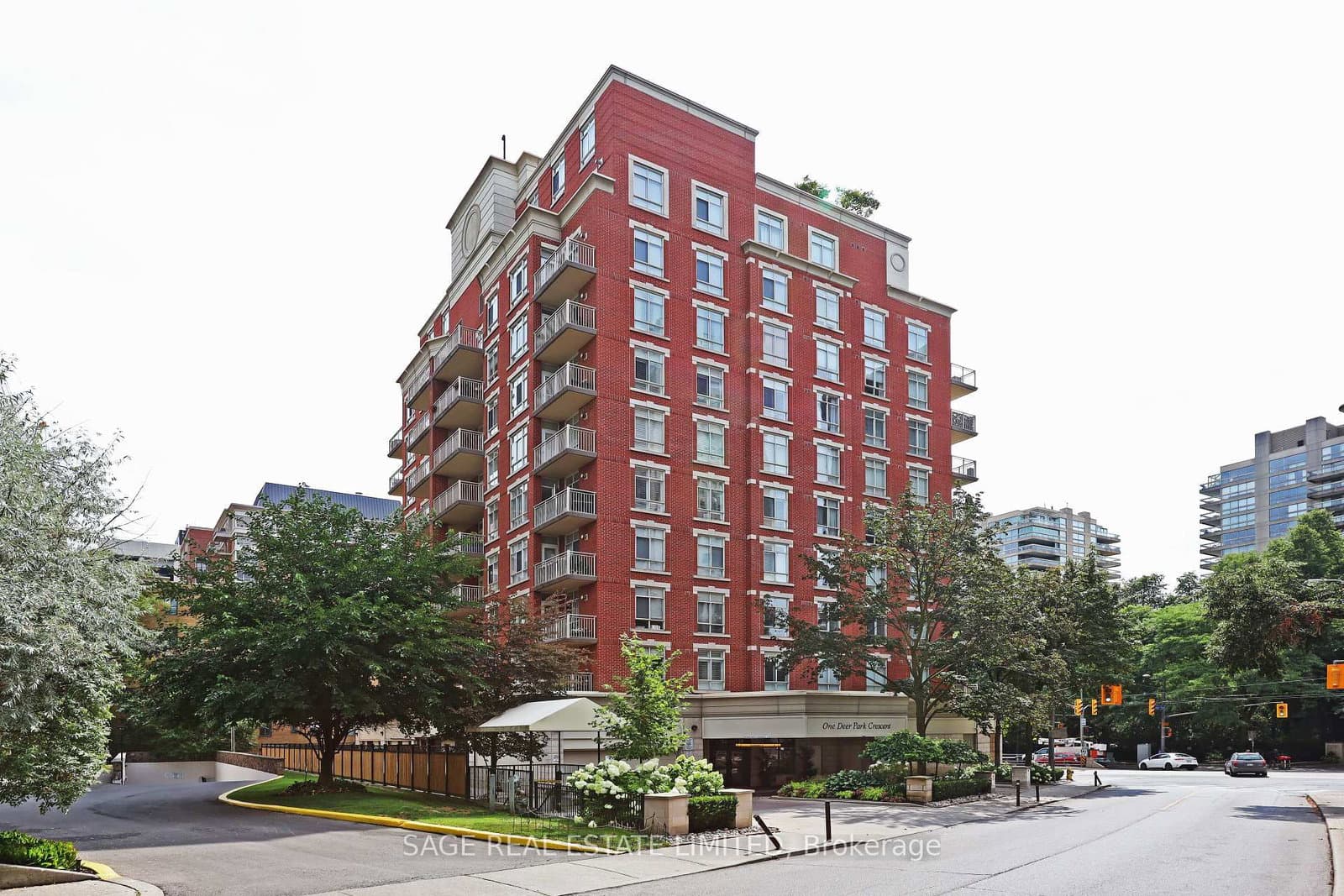 #803 - 1 Deer Park Crescent