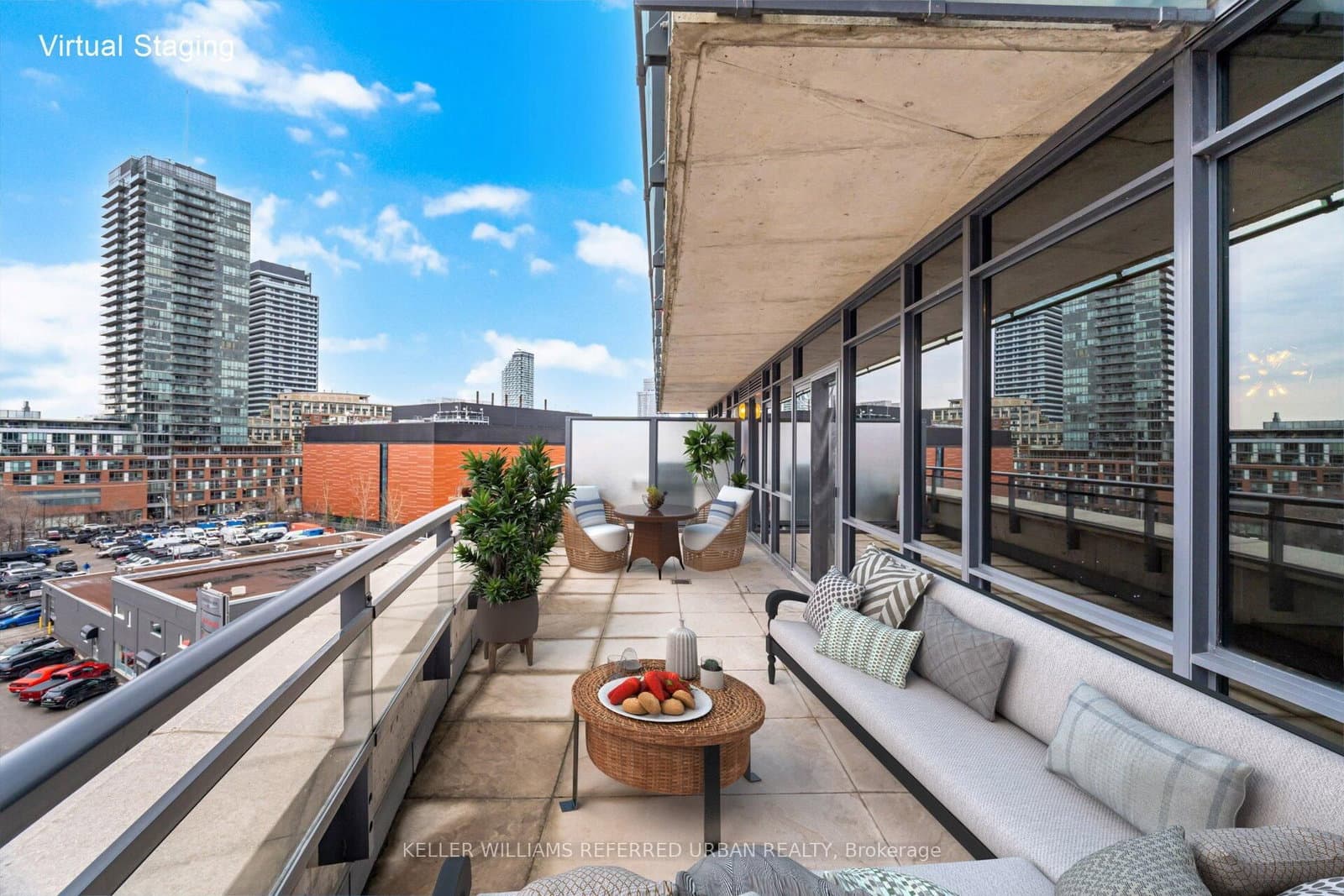 #607 - 90 Trinity Street