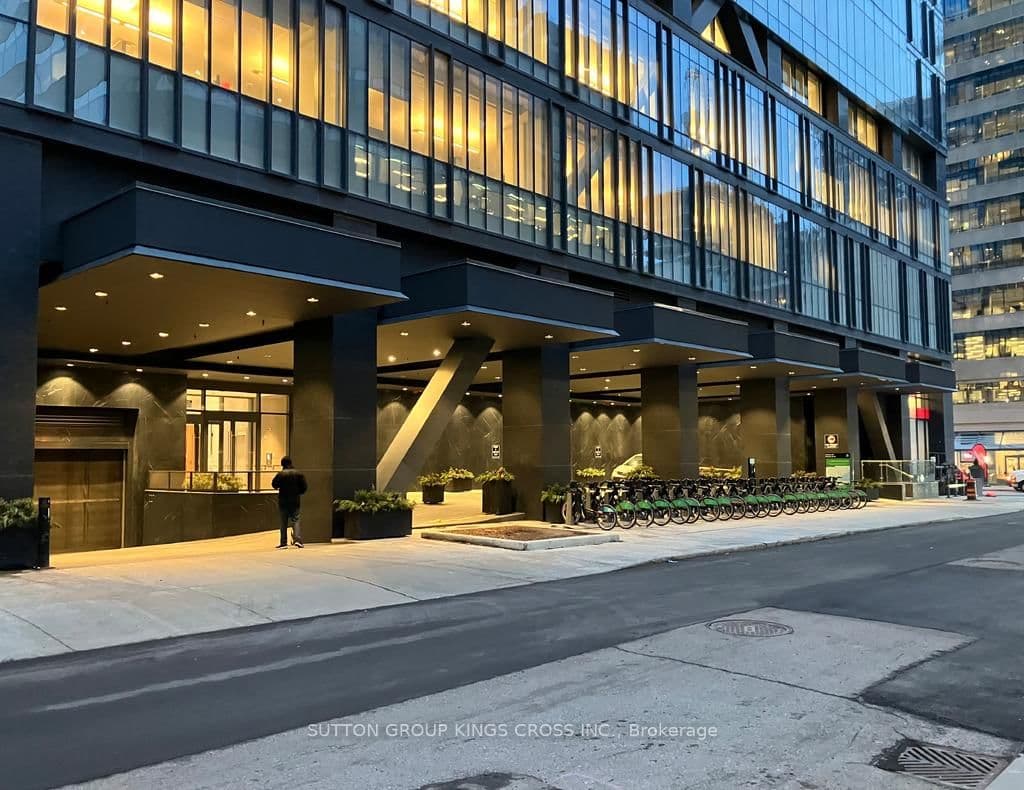 #3901 - 488 University Avenue