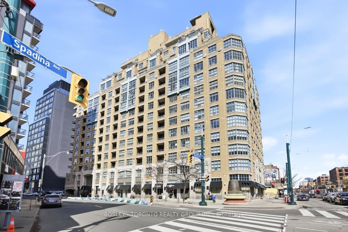 #902 - 438 Richmond Street W