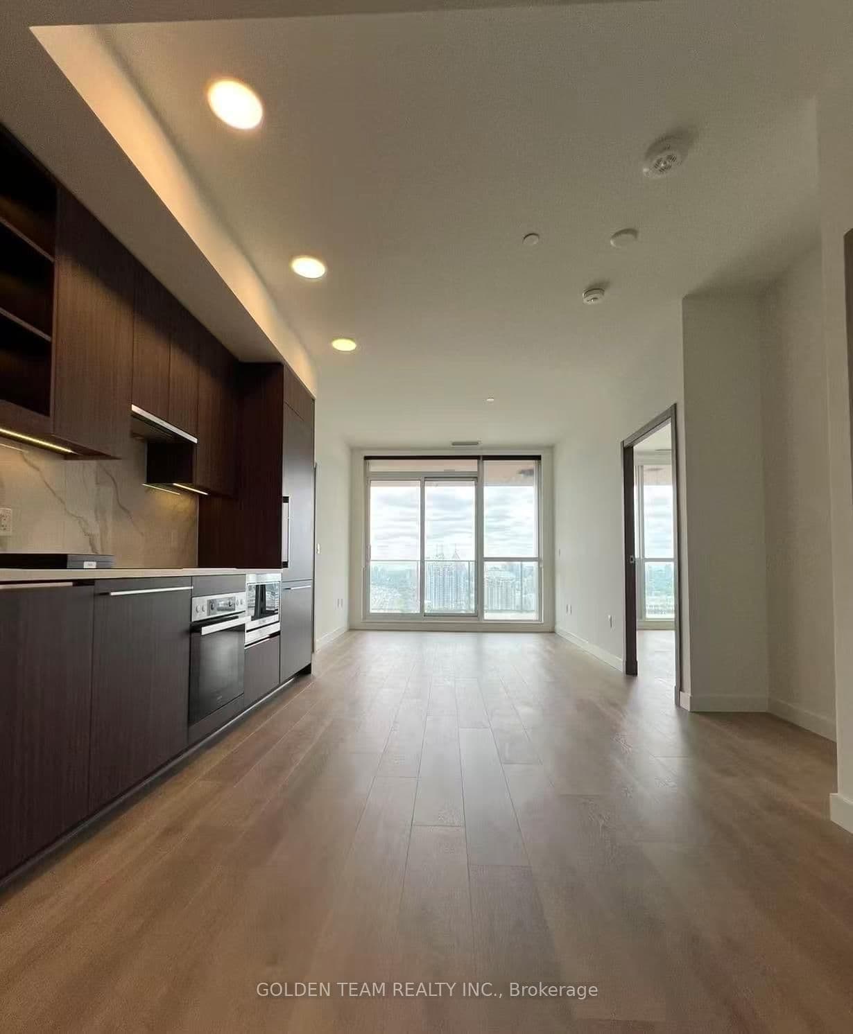 27 Mcmahon Drive, Unit 2605