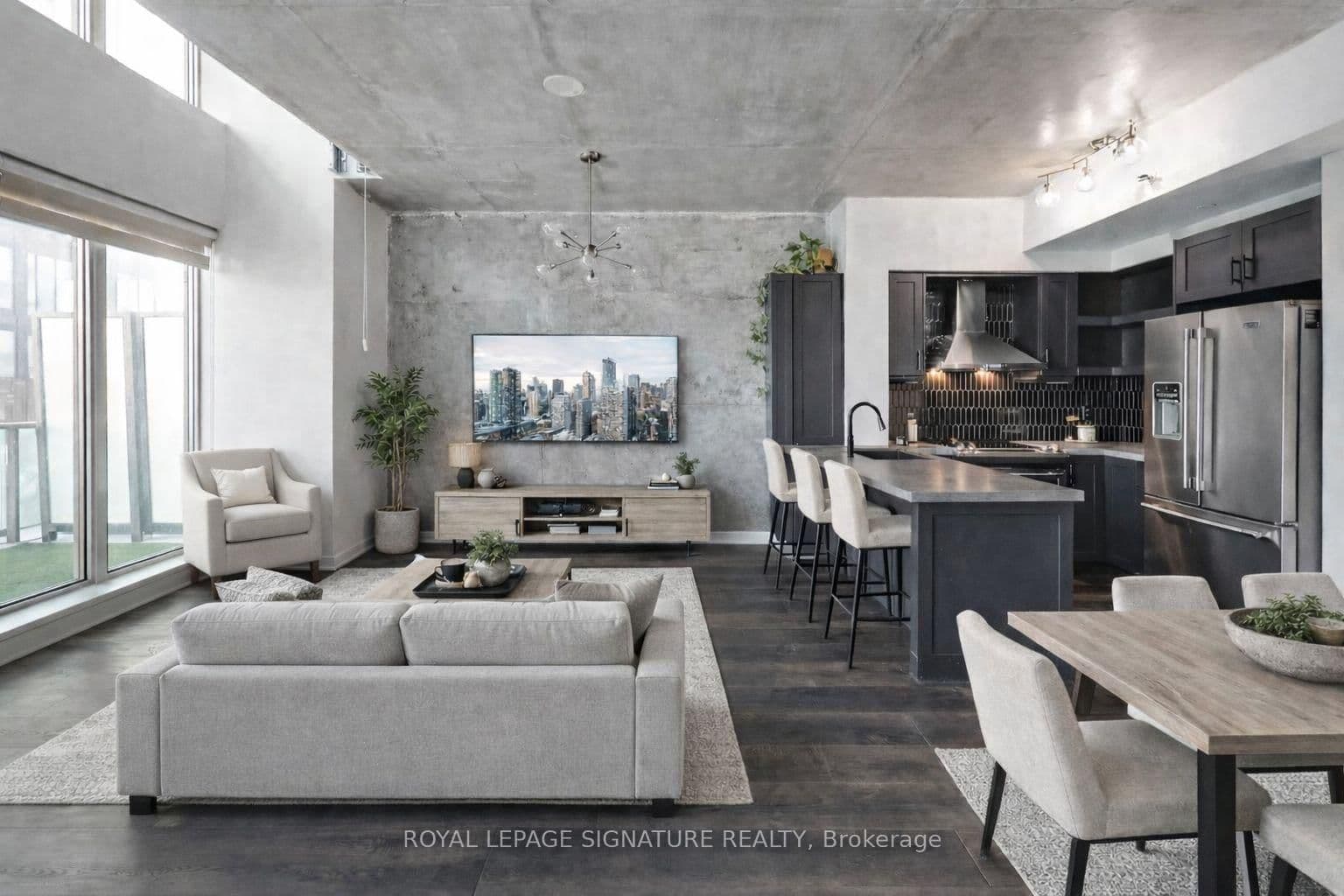 #811 - 150 East Liberty Street