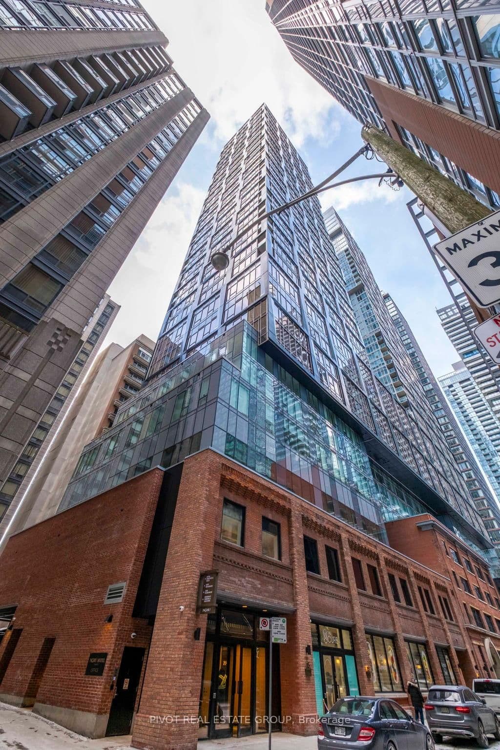 #4204 - 15 Mercer Street