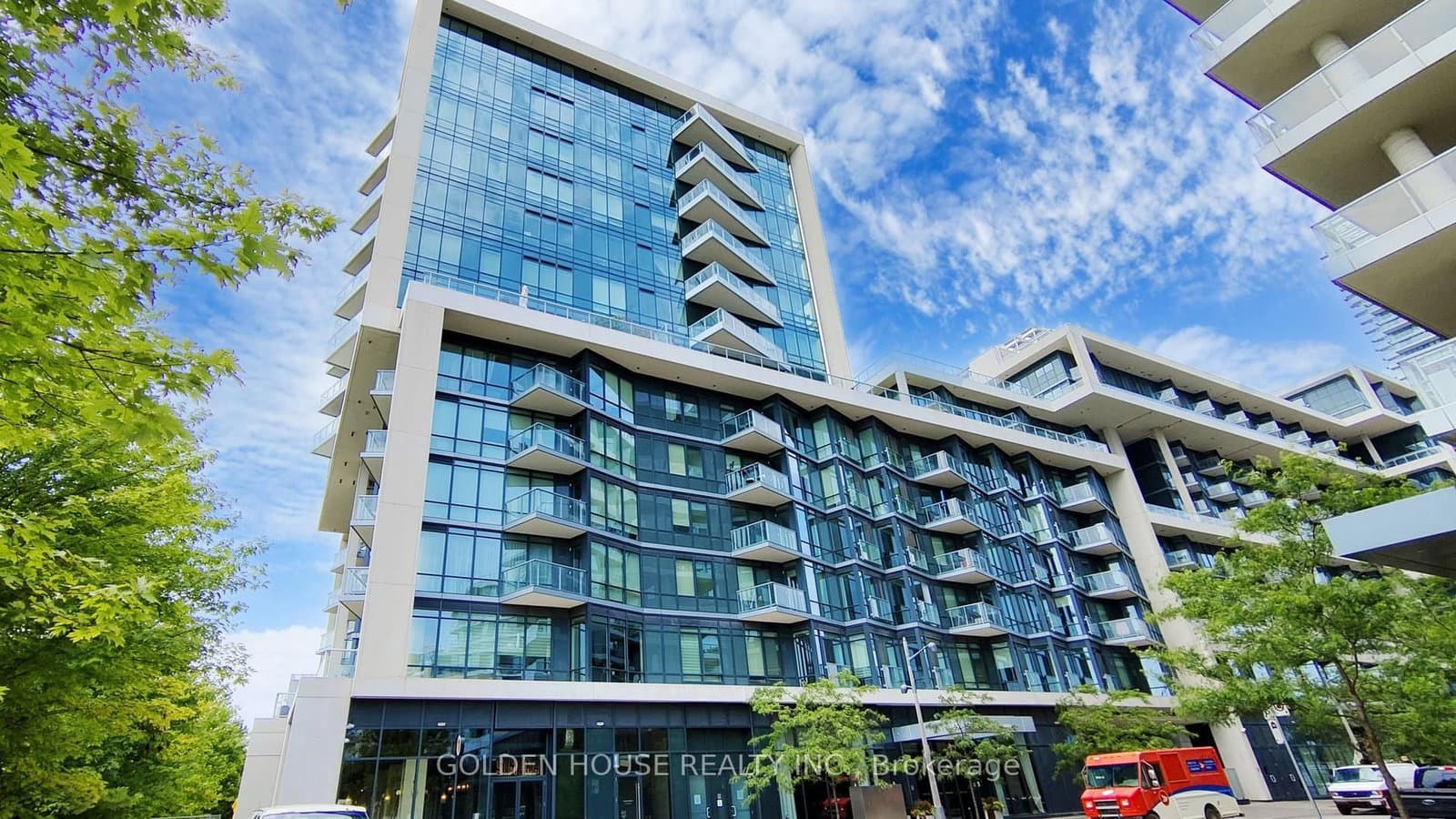 #211 - 55 Merchants'  Wharf