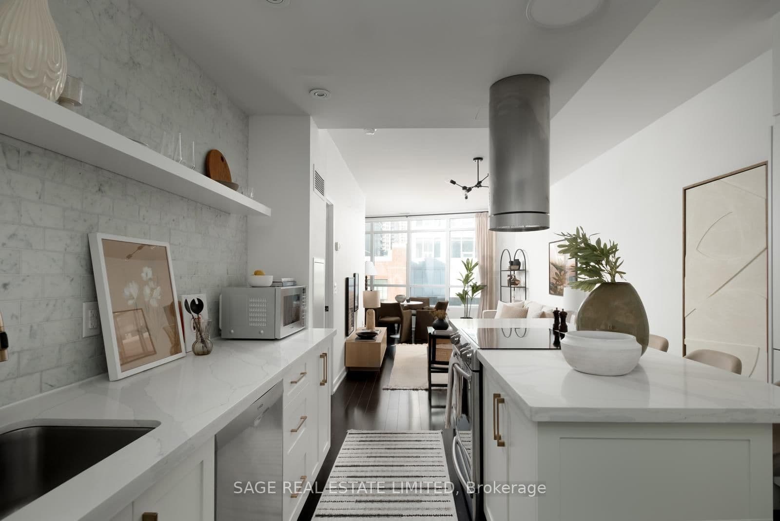 #728 - 38 Dan Leckie Way