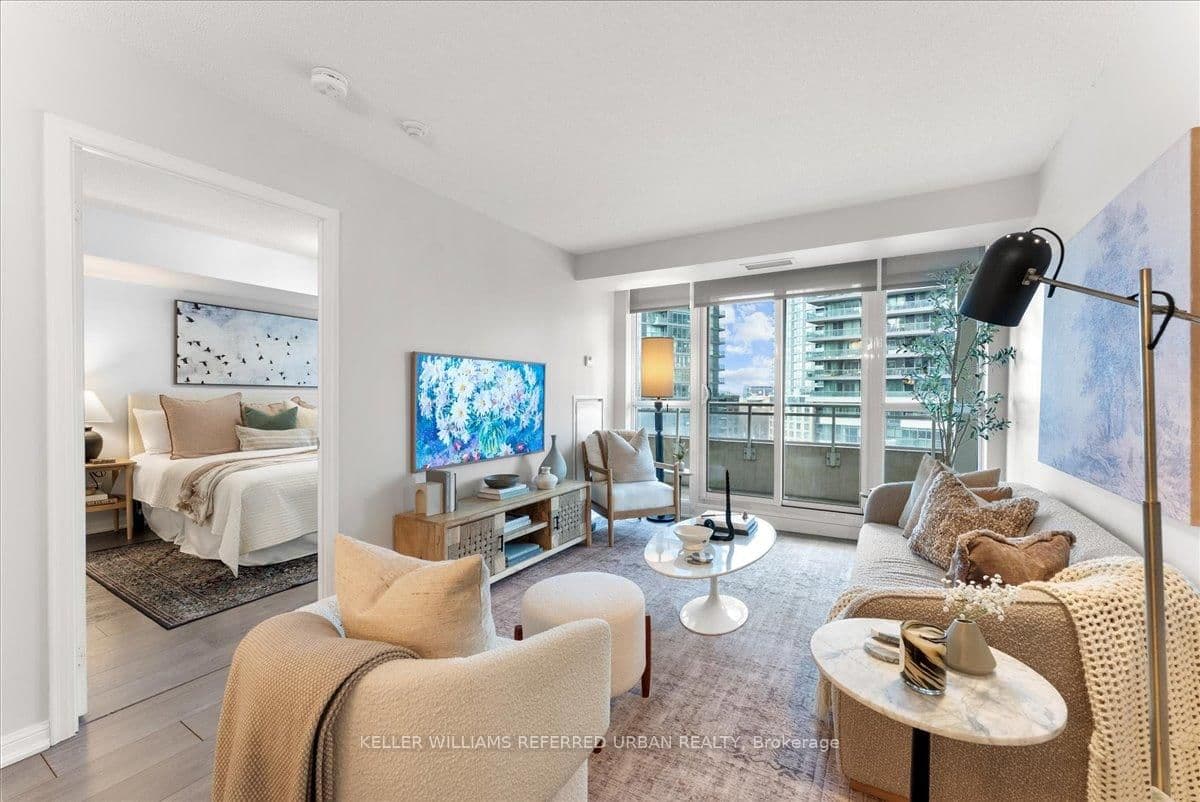 #1010 - 35 Bastion Street