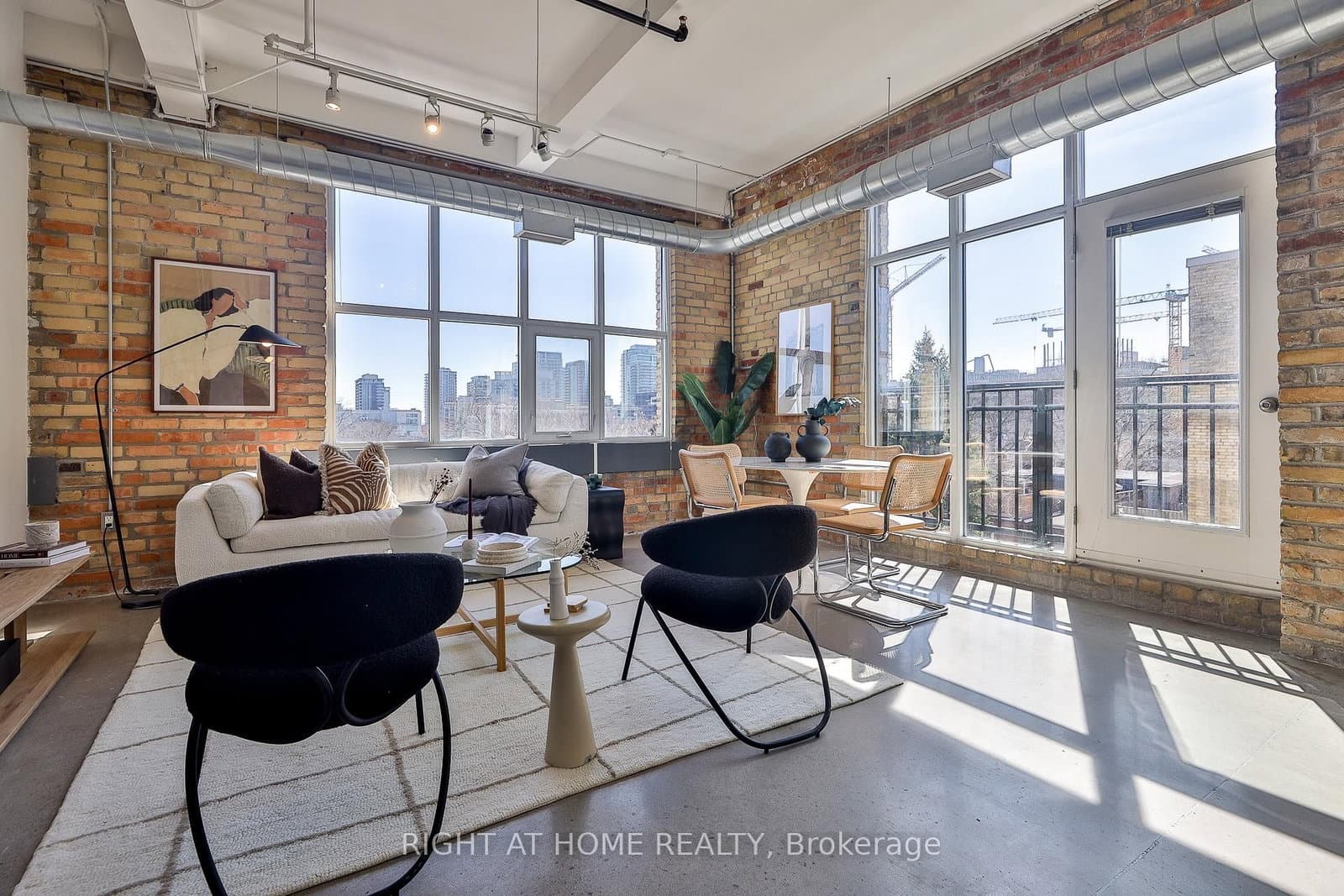 #519 - 955 Queen Street W