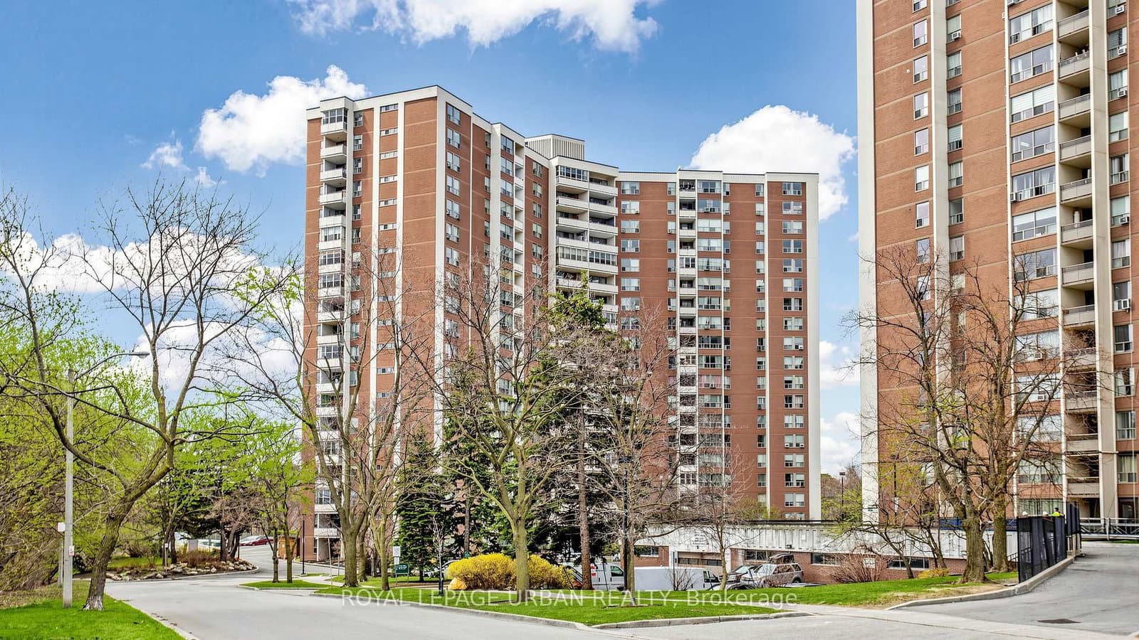 #602 - 60 Pavane Linkway