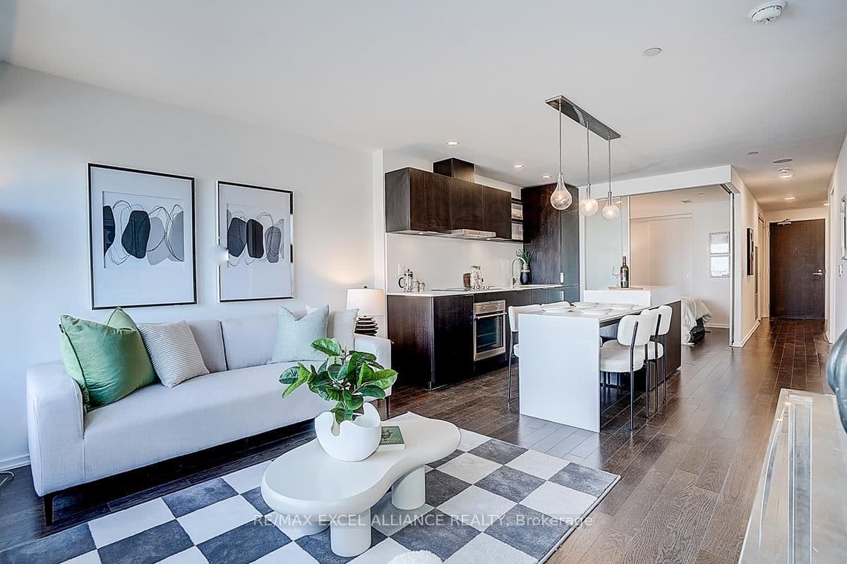 #1005 - 12 Bonnycastle Street