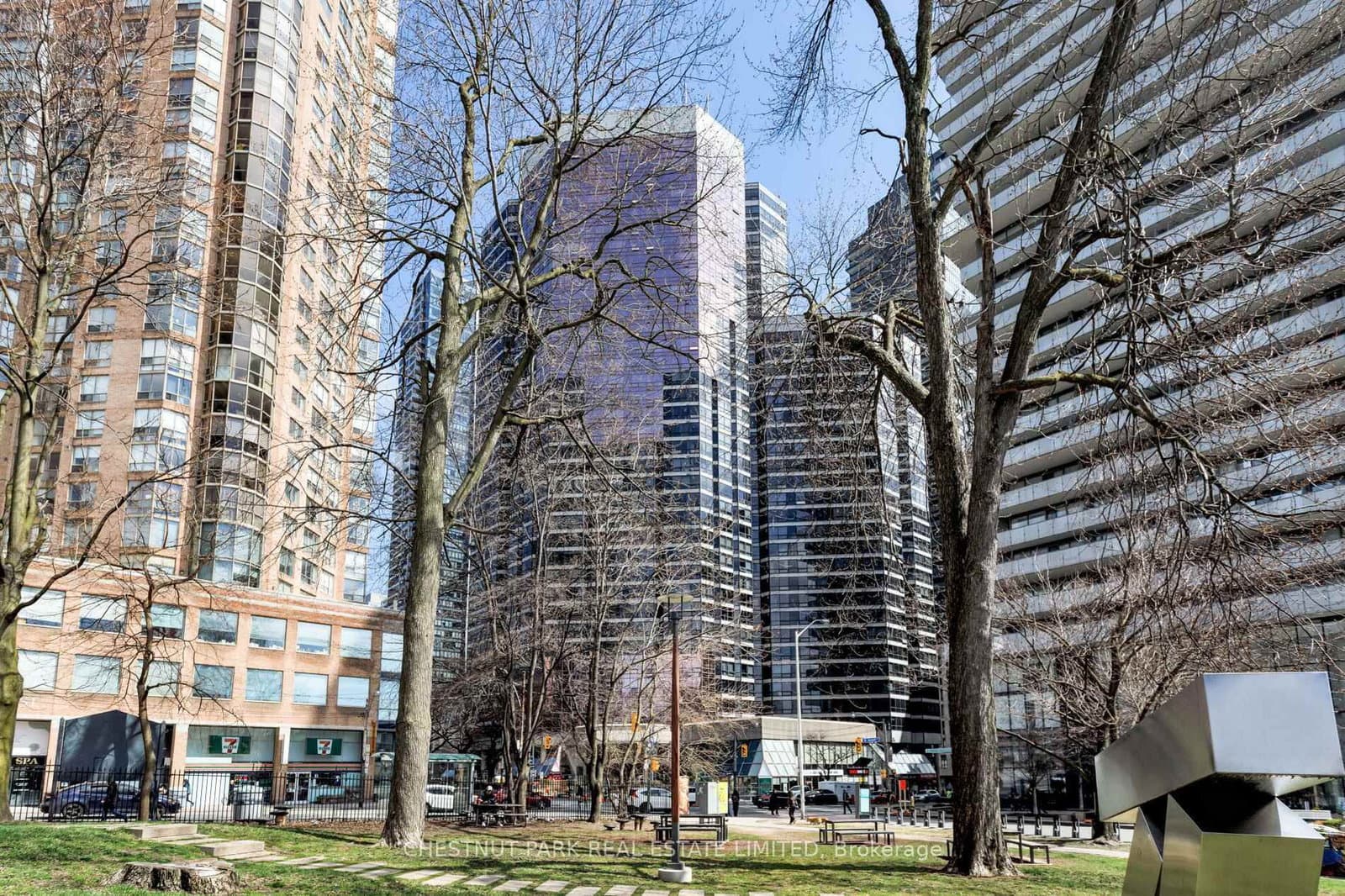 #1408 - 1001 Bay Street