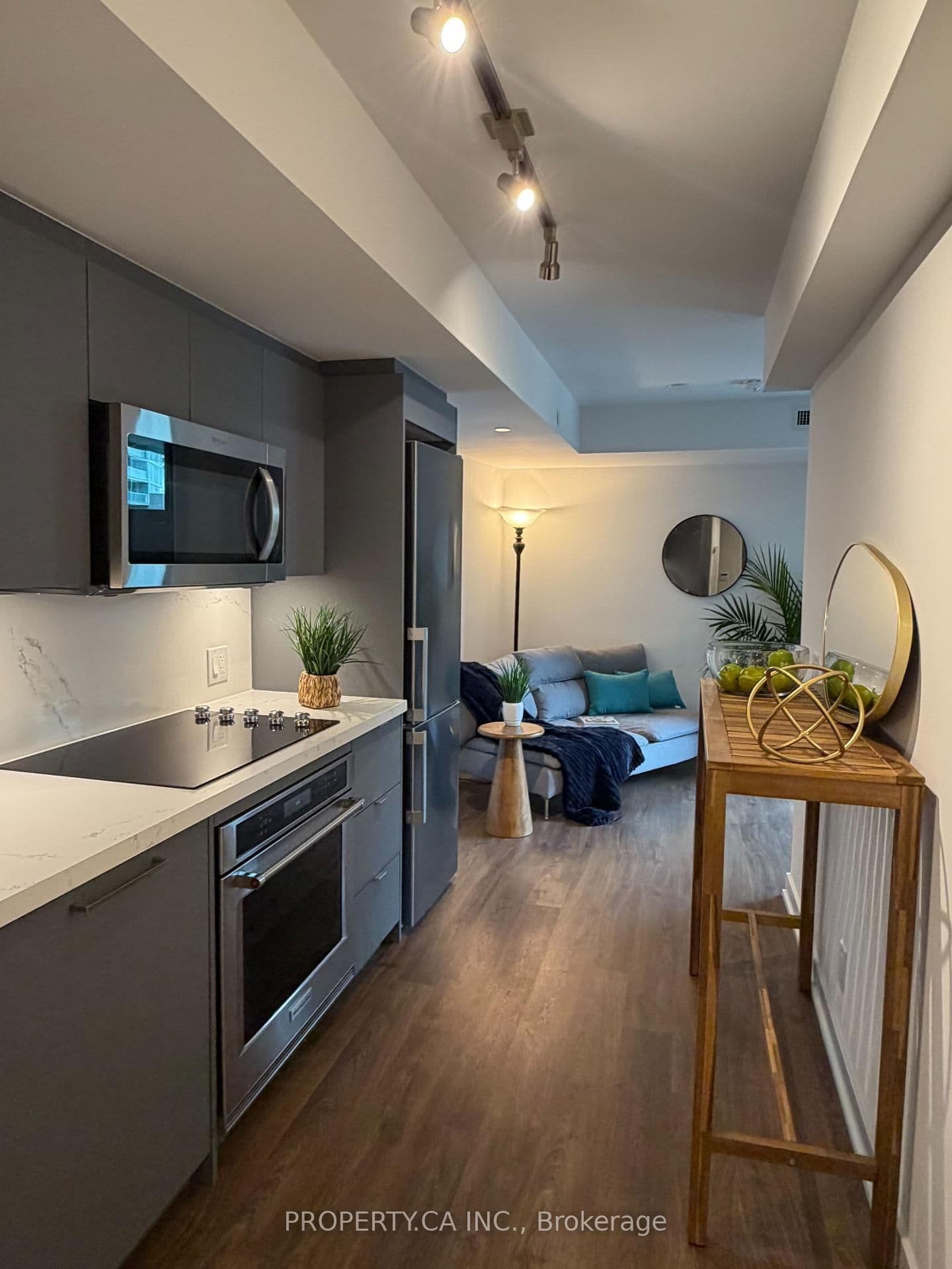 #525 - 30 Tretti Way